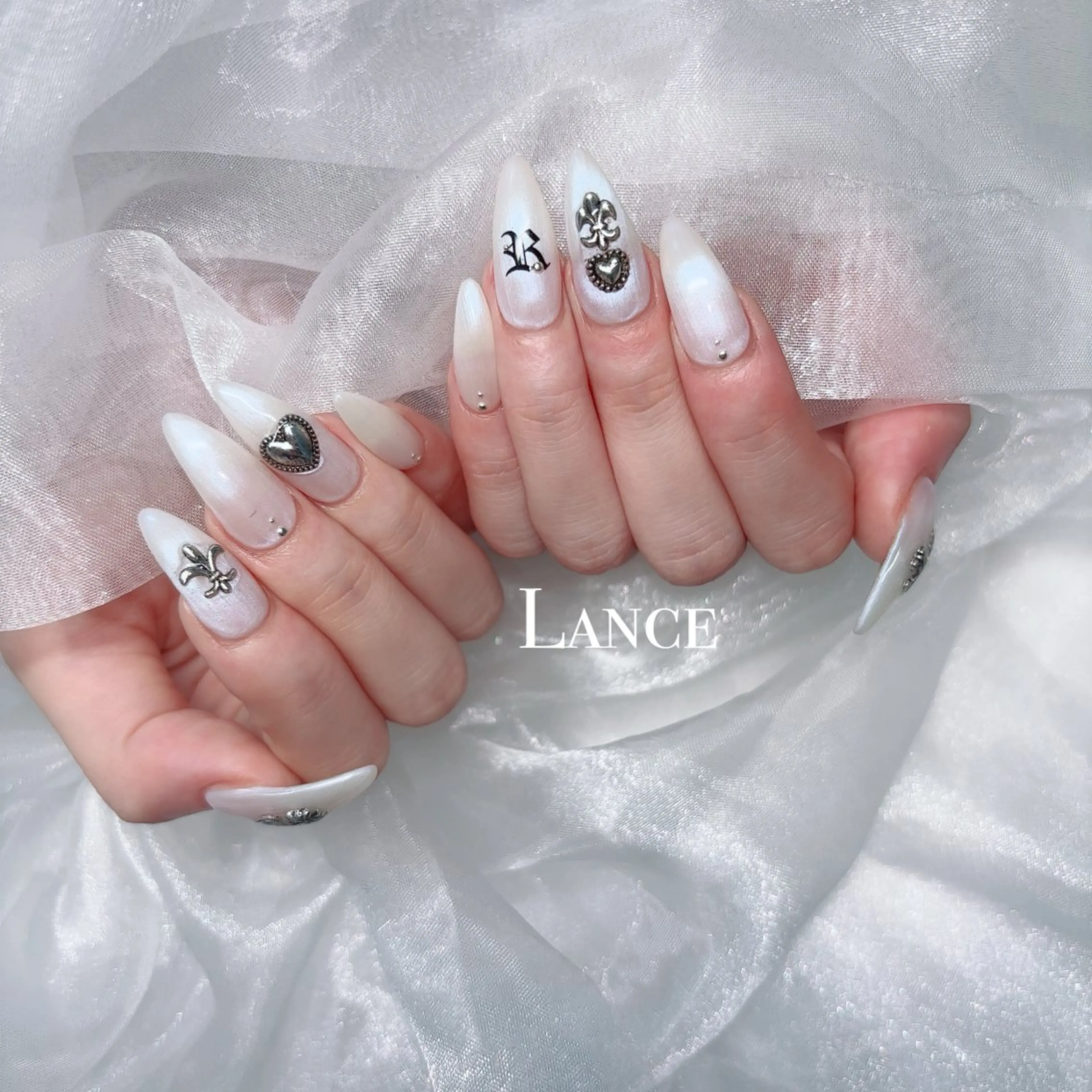 ネイル オーロラネイル キラキラネイル 韓国ネイル 春ネイル ワンホンネイル Lance nailのネイルデザイン
