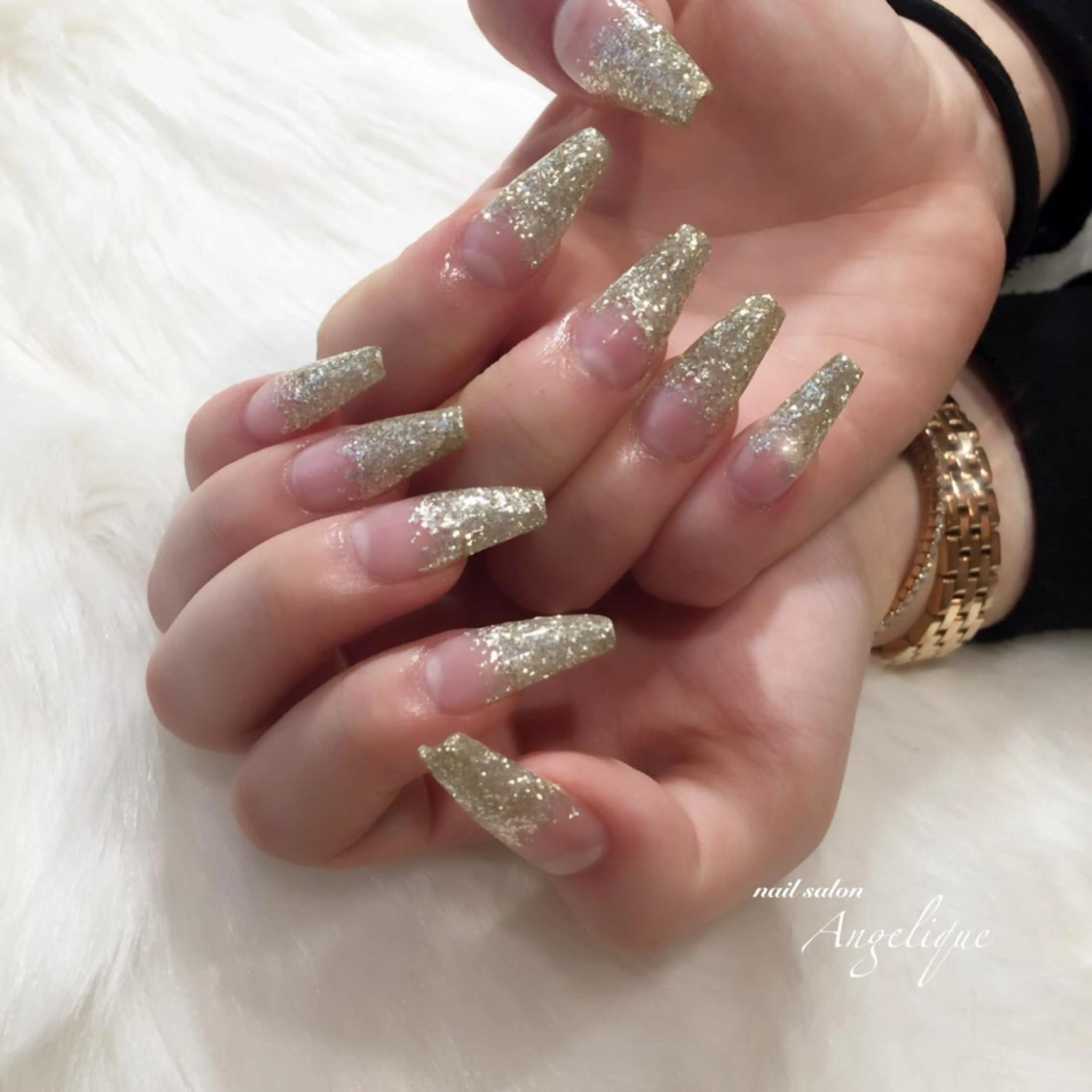 ミディアム ネイル ゴールド ゴージャス ラメ(グリッター) シルバー Angelique所属・Nail salon Angeliqueのネイルデザイン