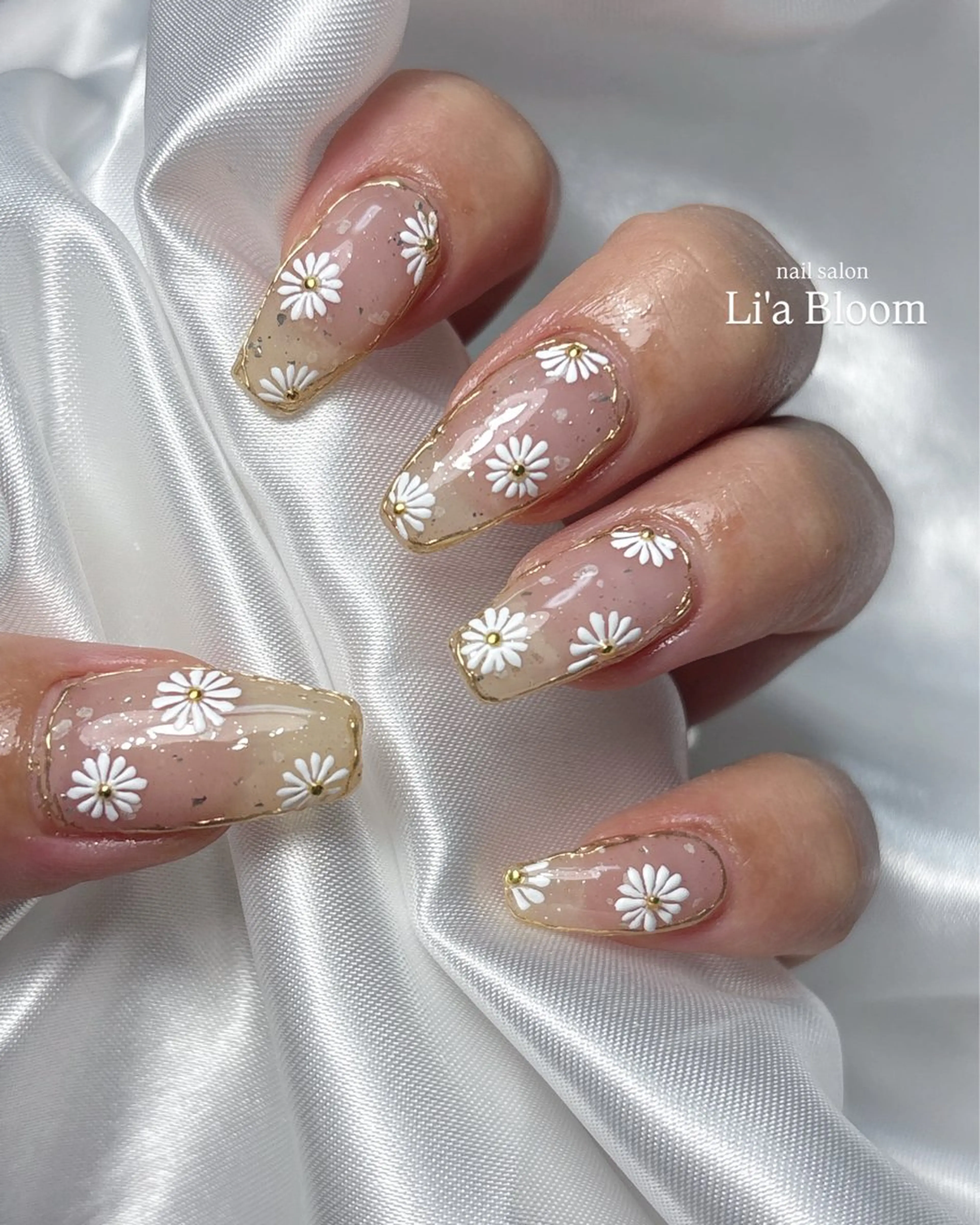 ネイル Li'a Bloom所属・🦋🤍 madoka🤍のネイルデザイン