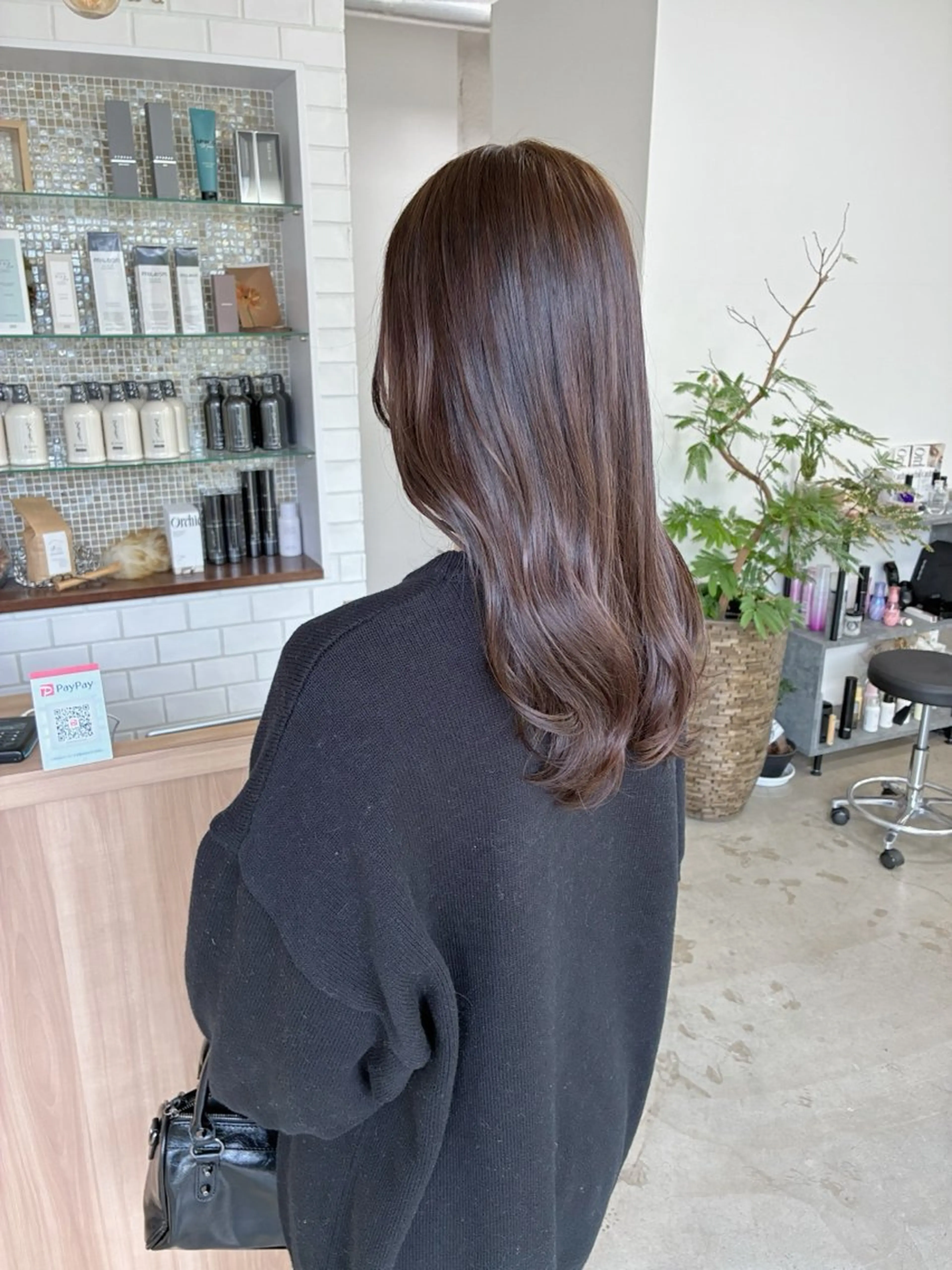 セミロング カラー カット ヘアカラー 榎本 亜衣のヘアスタイル