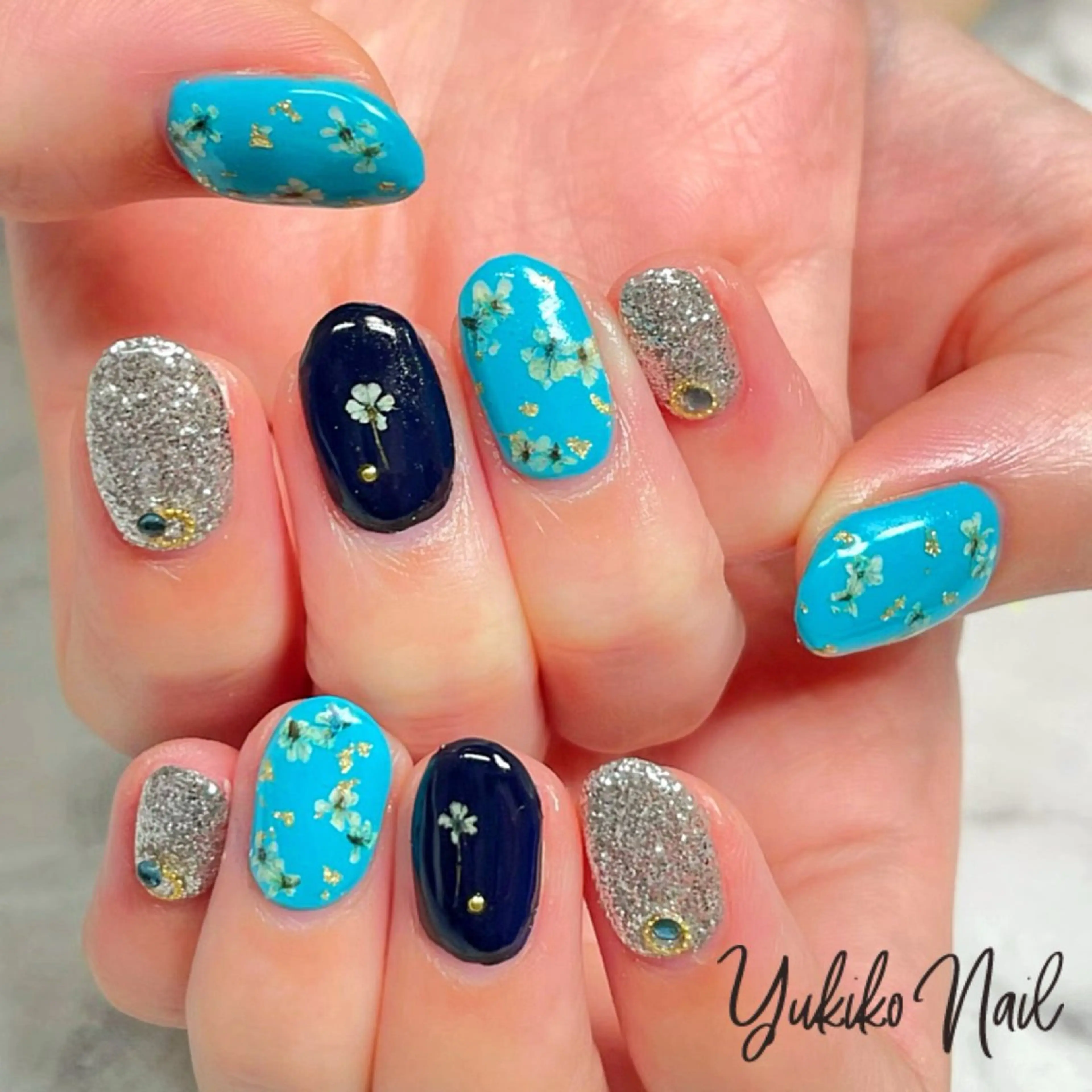 ネイル フラワーネイル 冬ネイル ハンドネイル ユキコ ネイルのネイルデザイン