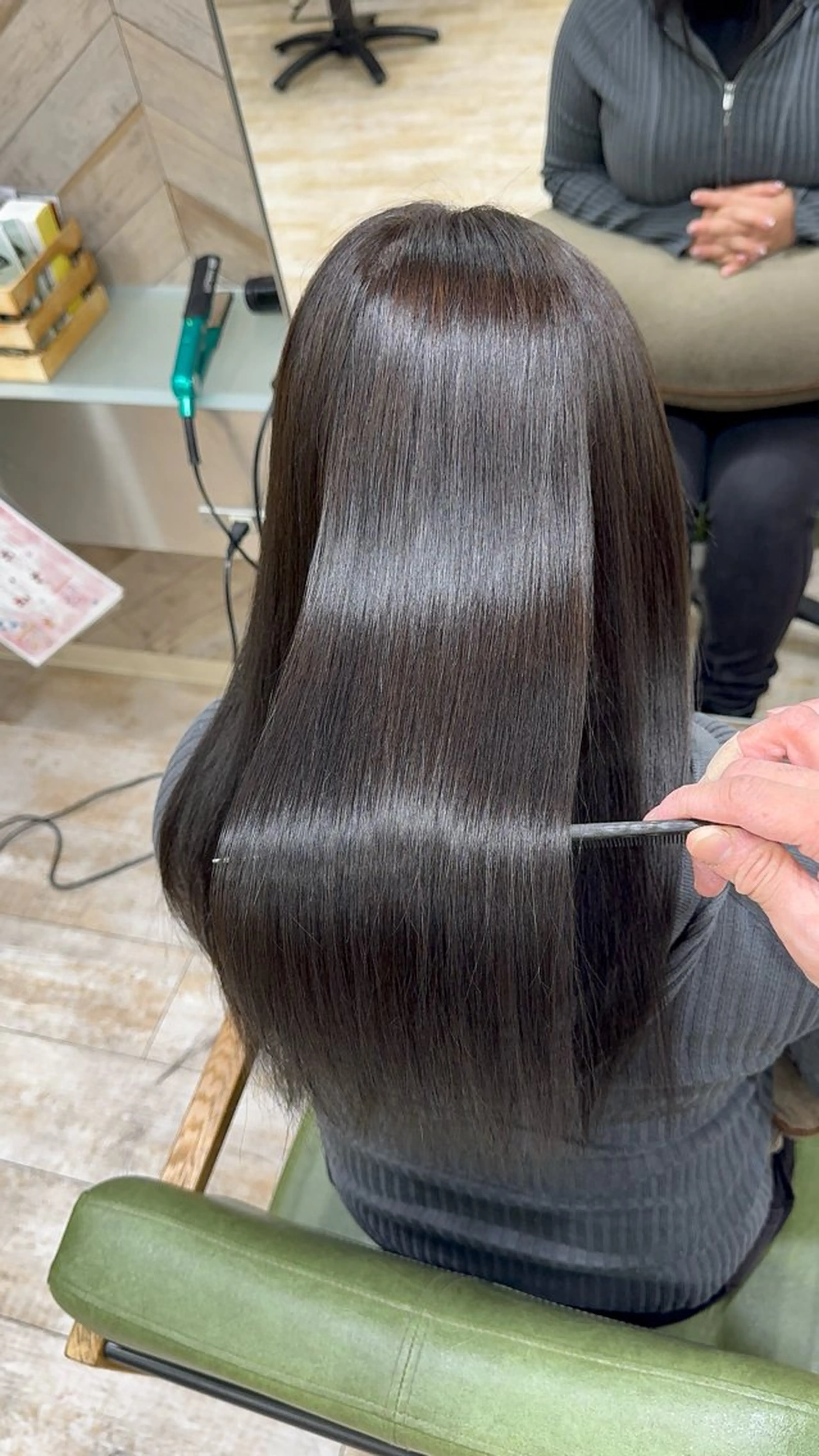 セミロング 髪質改善 縮毛矯正 荒神 駿太のヘアスタイル