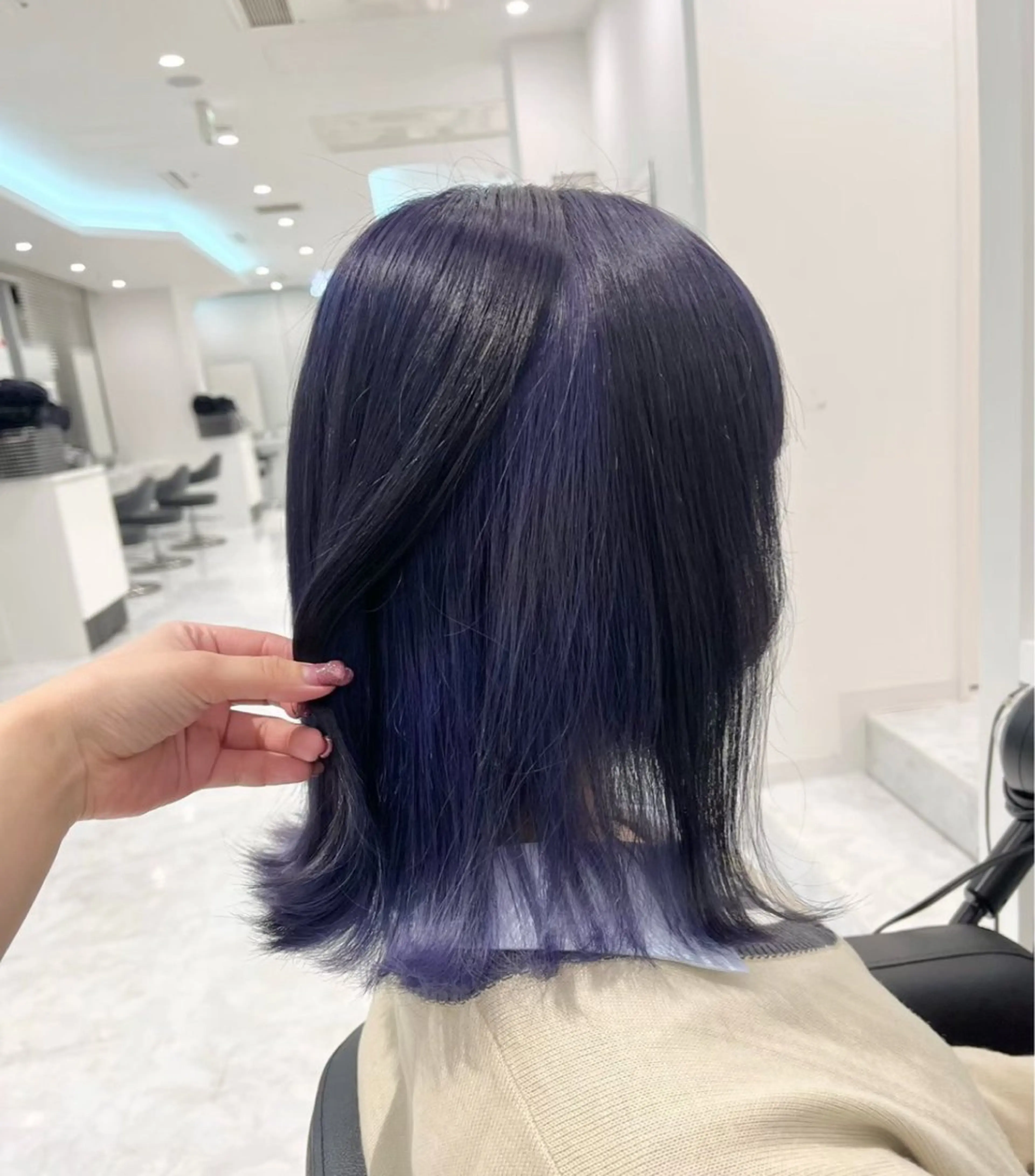 ミディアム カラー ヘアアレンジ 黒髪 ブルーカラー ブラウンカラー 透明感カラー 🫧モテる💗ダメー ジレスハイトーン🫧のヘアスタイル