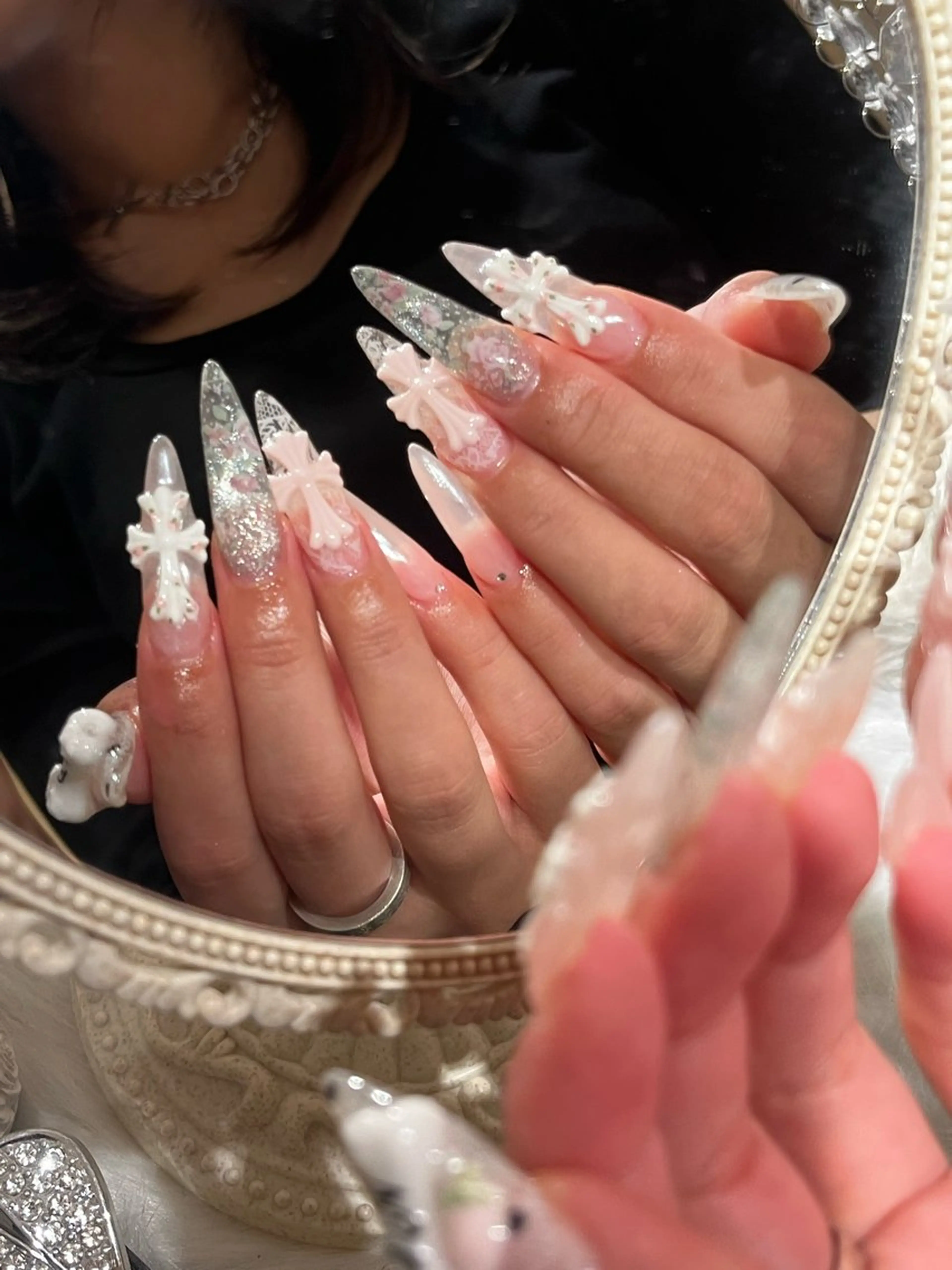 ネイル 倫実/スカルプ /ガーリー/個性派のネイルデザイン