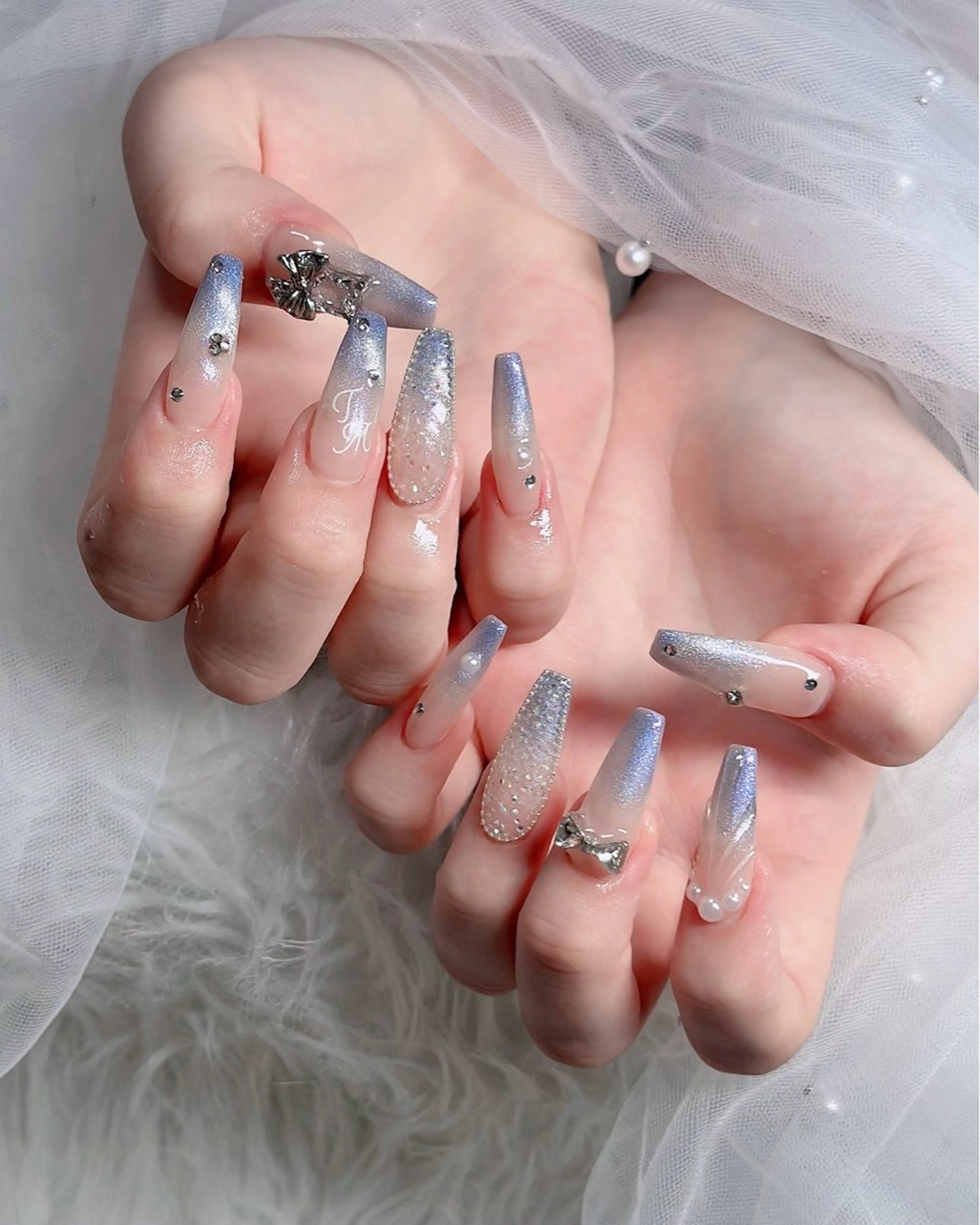 ネイル オーロラネイル フレンチネイル ジェルネイル ハロウィン キラキラネイル ハンドネイル H.baby Nail Salonのネイルデザイン