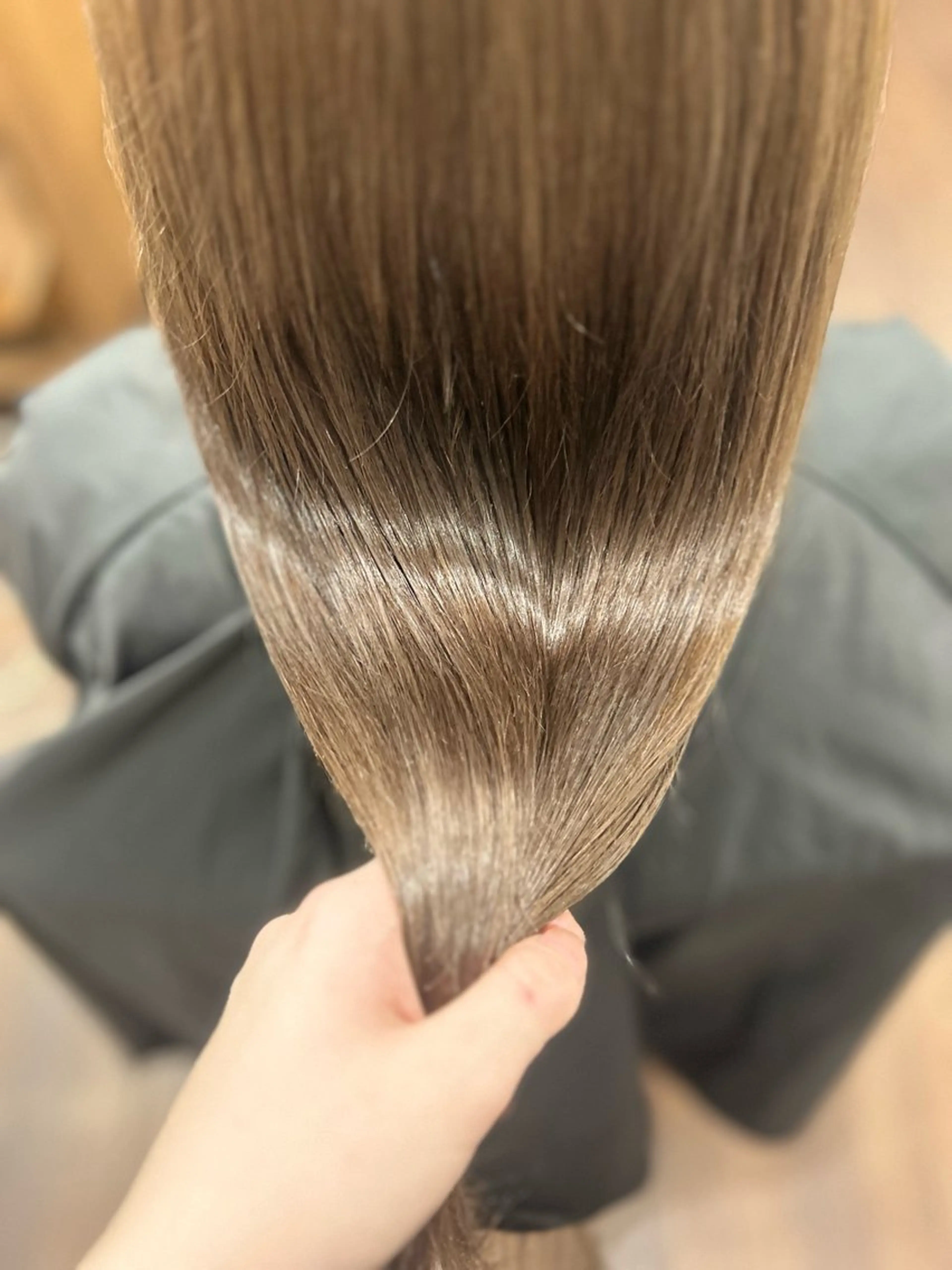 ロング カラー ヘアアレンジ 🤍 minaのヘアスタイル