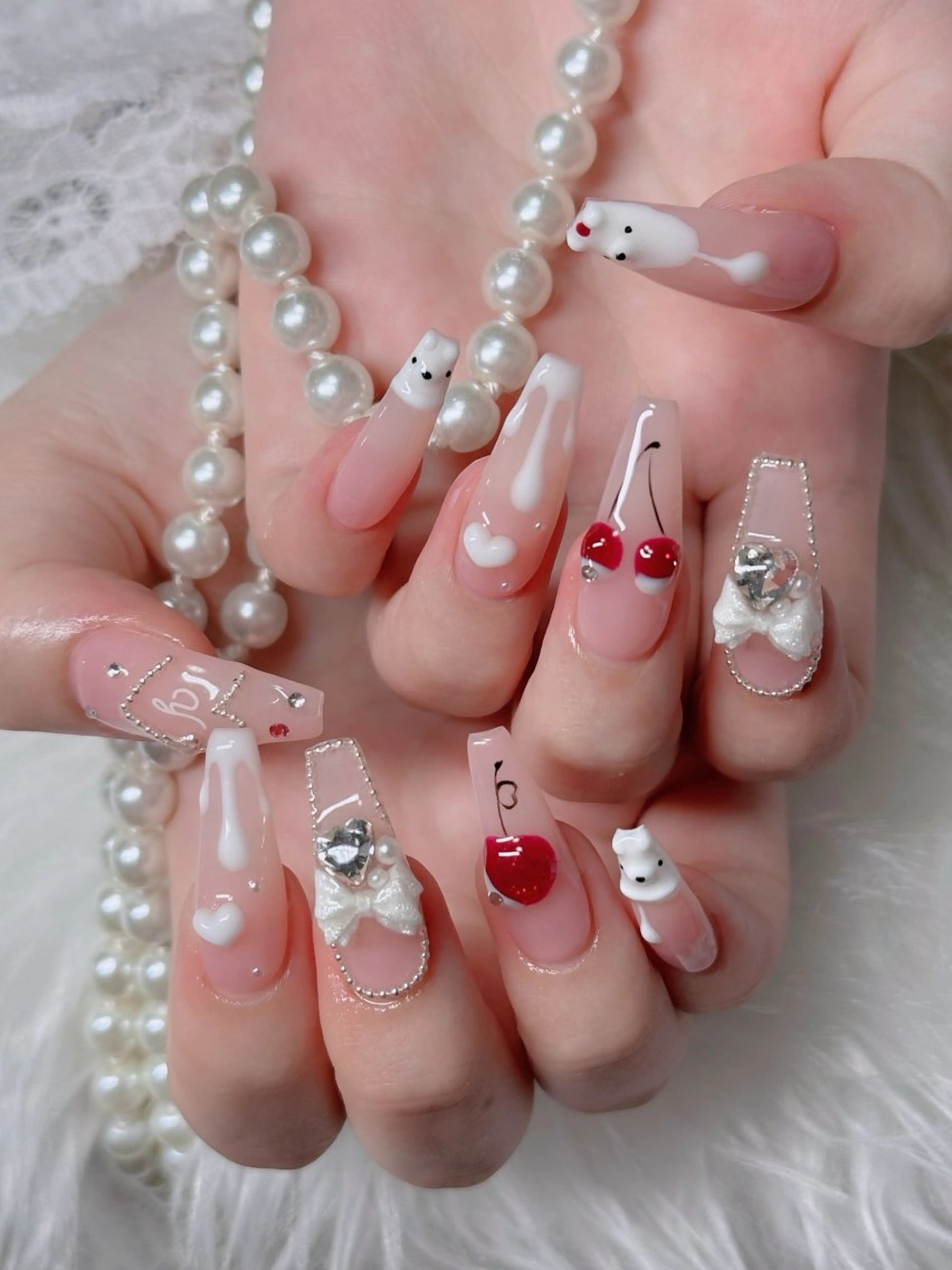 ネイル フレンチネイル ジェルネイル ガラスフレンチ ハロウィン ハート H.baby Nail Salonのネイルデザイン