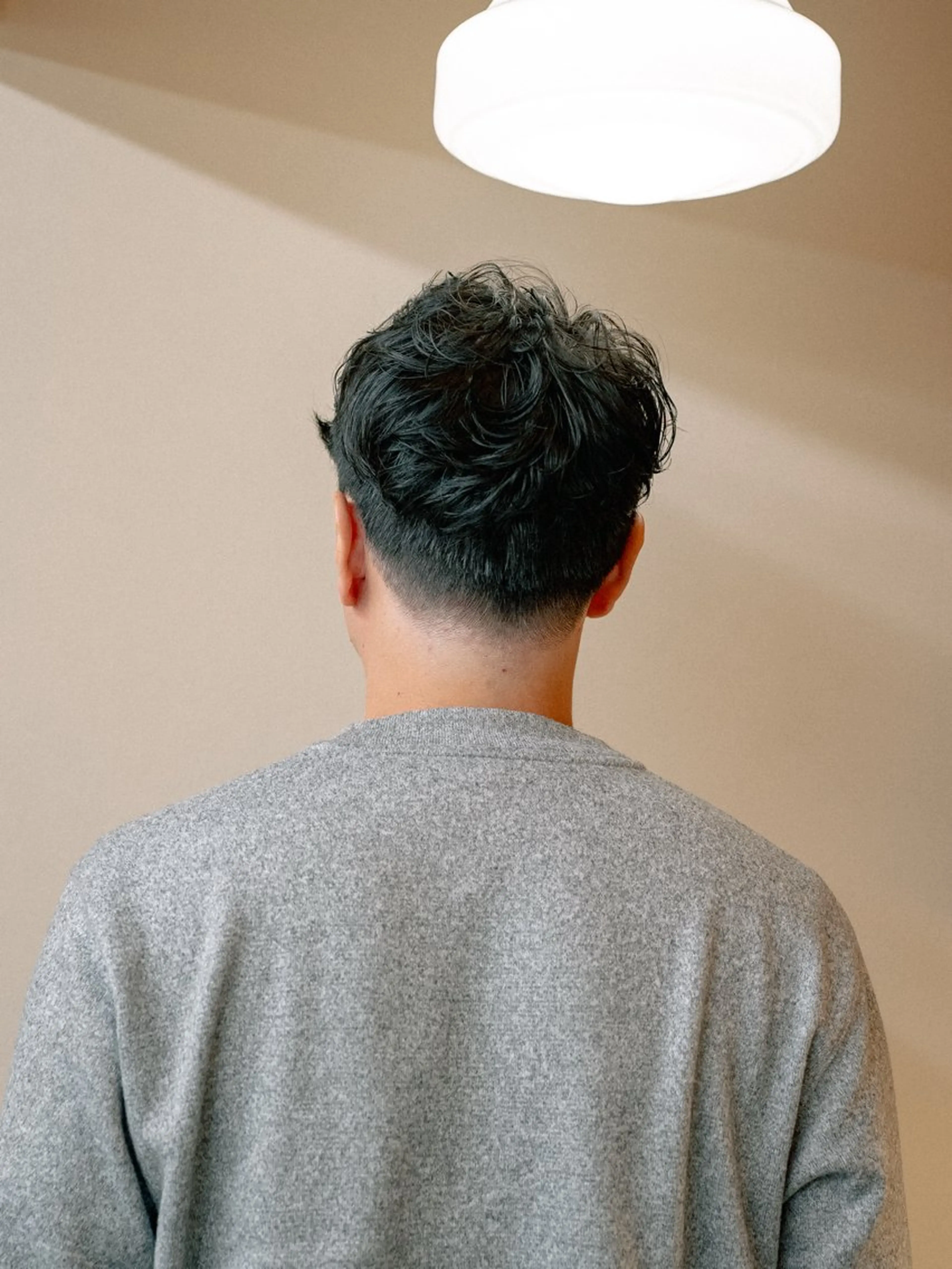 ショート カラー パーマ メンズ フェードカット メンズパーマ 刈り上げ カット パーマ 🔗メンズサロン🔗 Kieのヘアスタイル