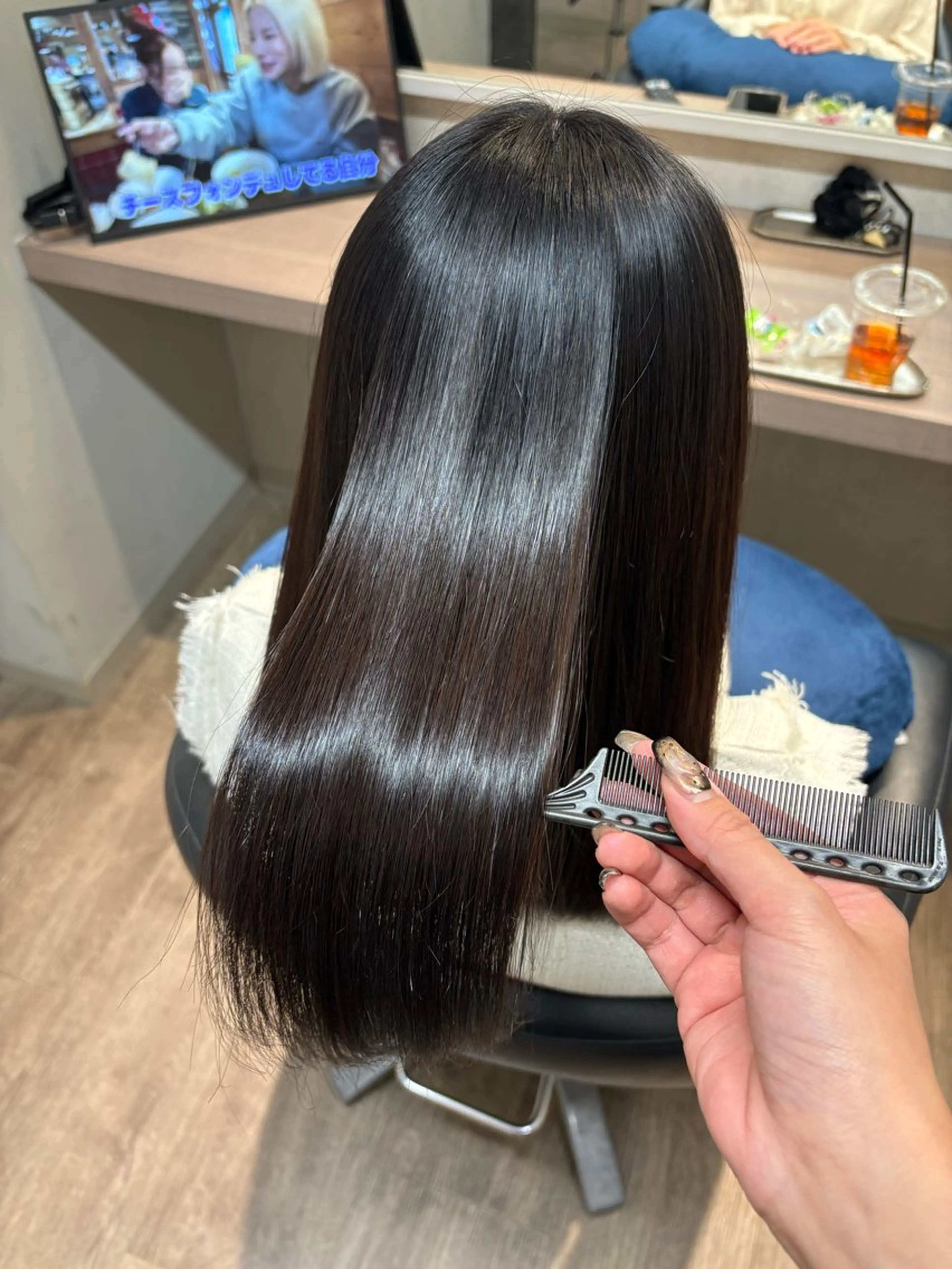 ミディアム Hirona 縮毛矯正/髪質改善のヘアスタイル