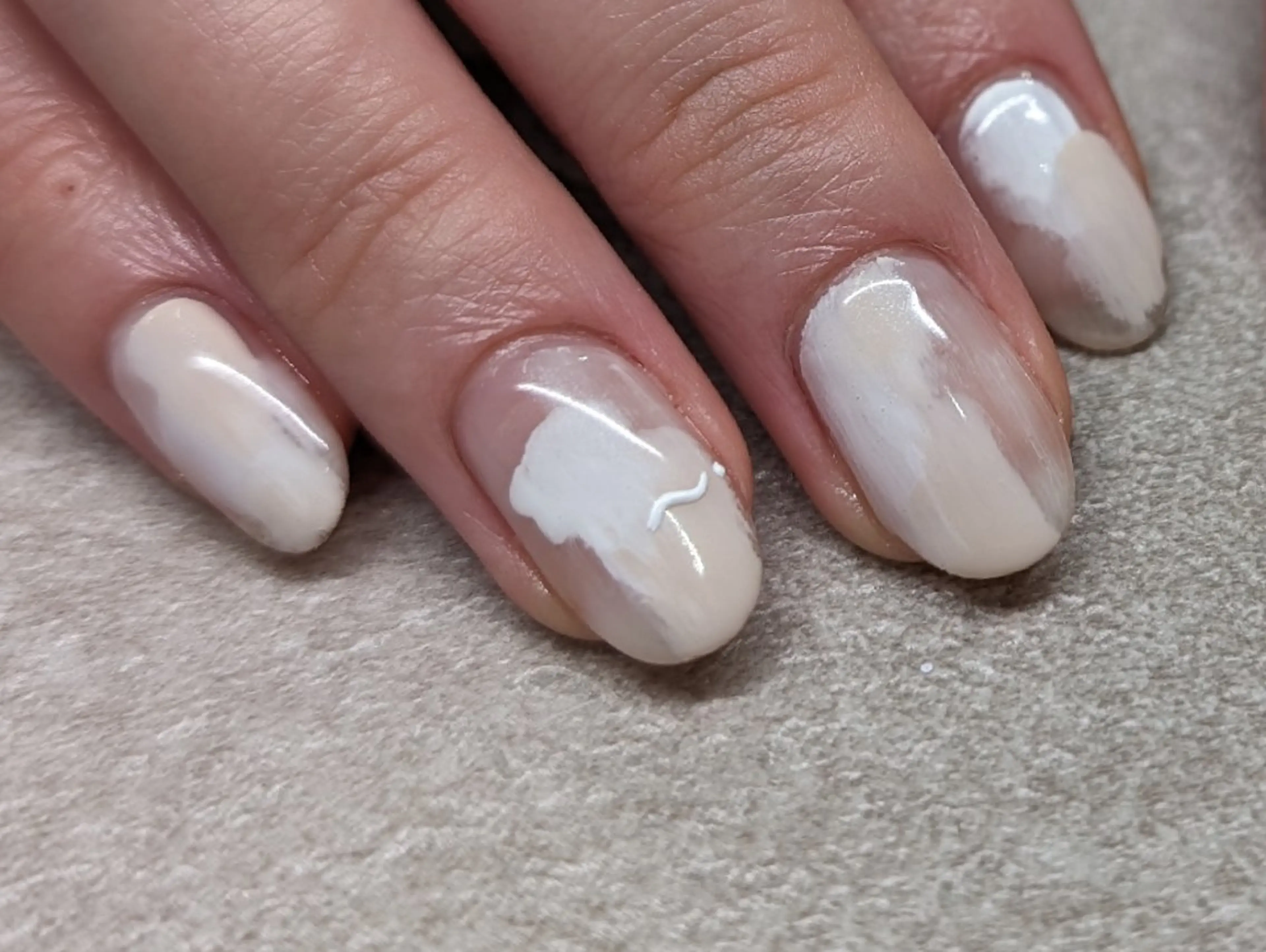 ネイル ニュアンスネイル FIKA 折戸のネイルデザイン