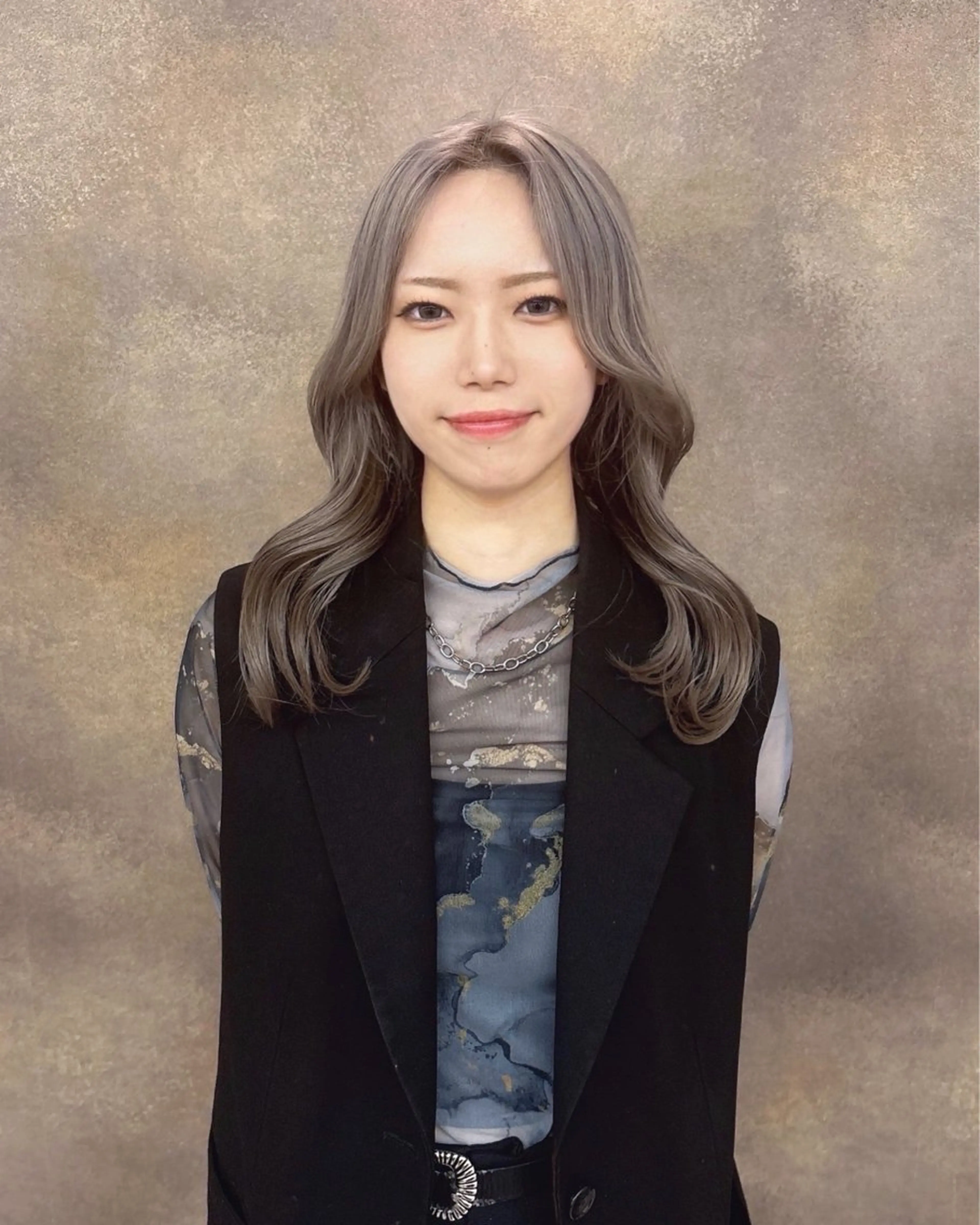 セミロング カラー グレージュ ミルクティーグレージュ macheriebyhase所属・藤井 心音のヘアスタイル