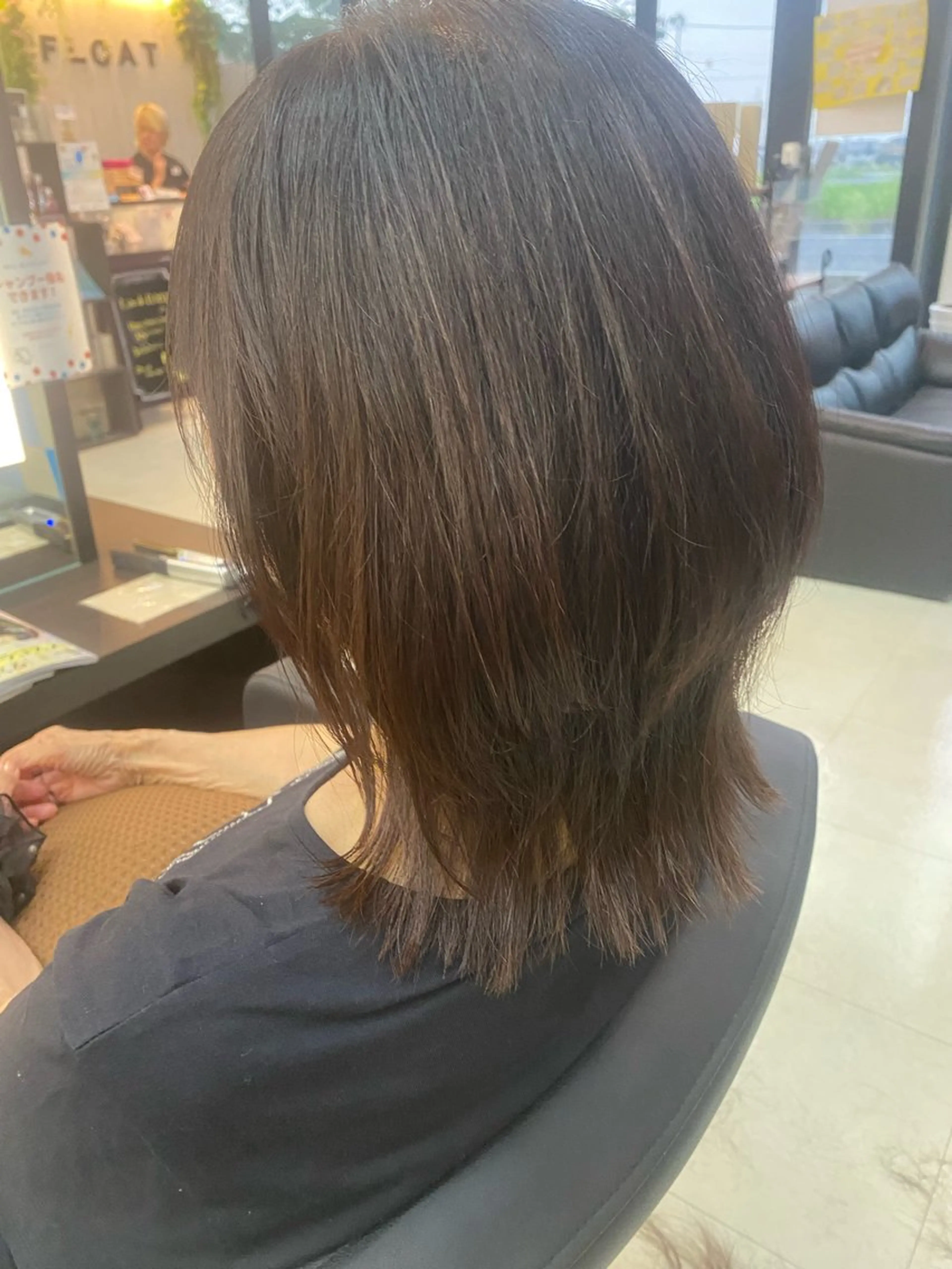 ミディアム くびれヘア カット トリートメント 池田 朱李のヘアスタイル