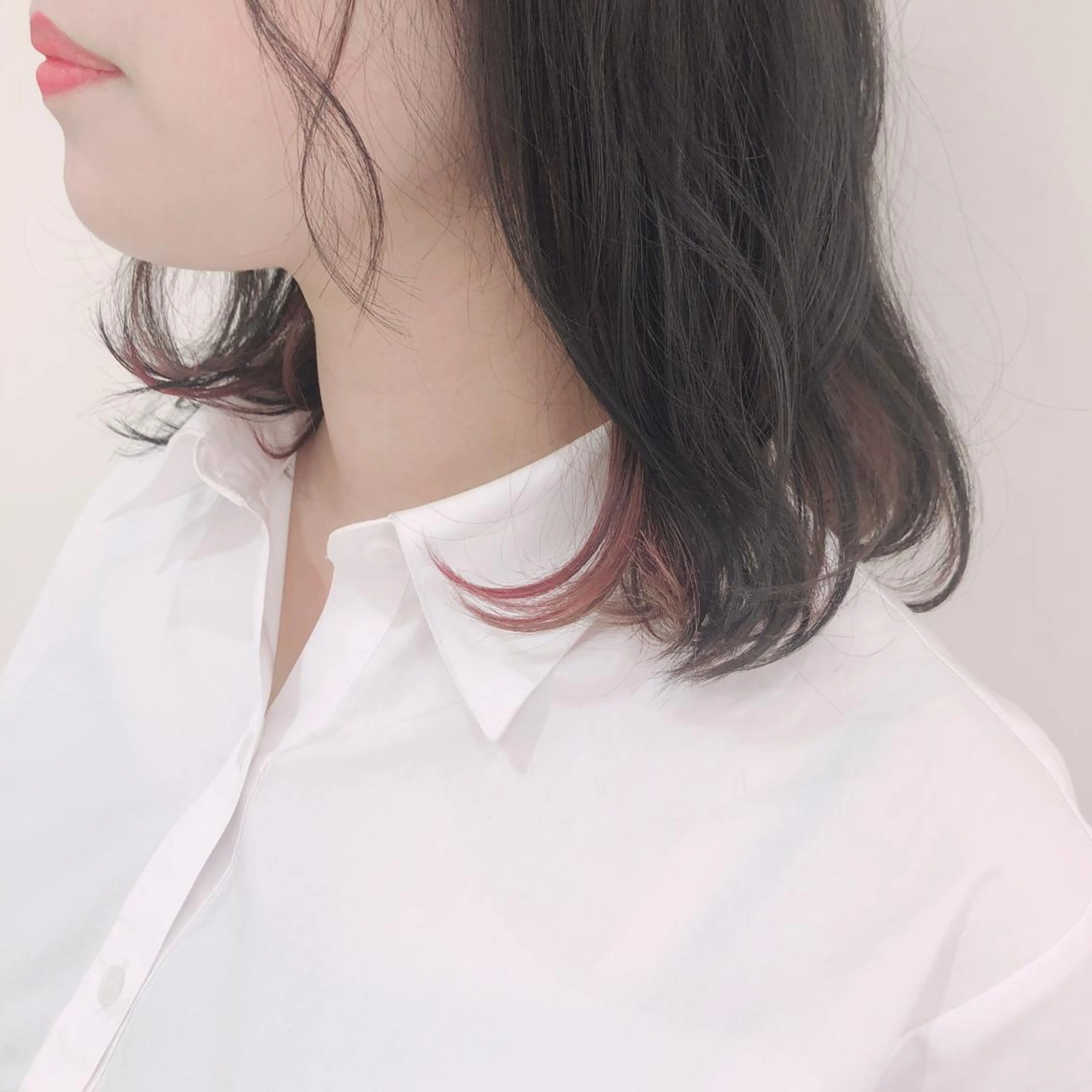 ミディアム カラー cyan SANAMIのヘアスタイル