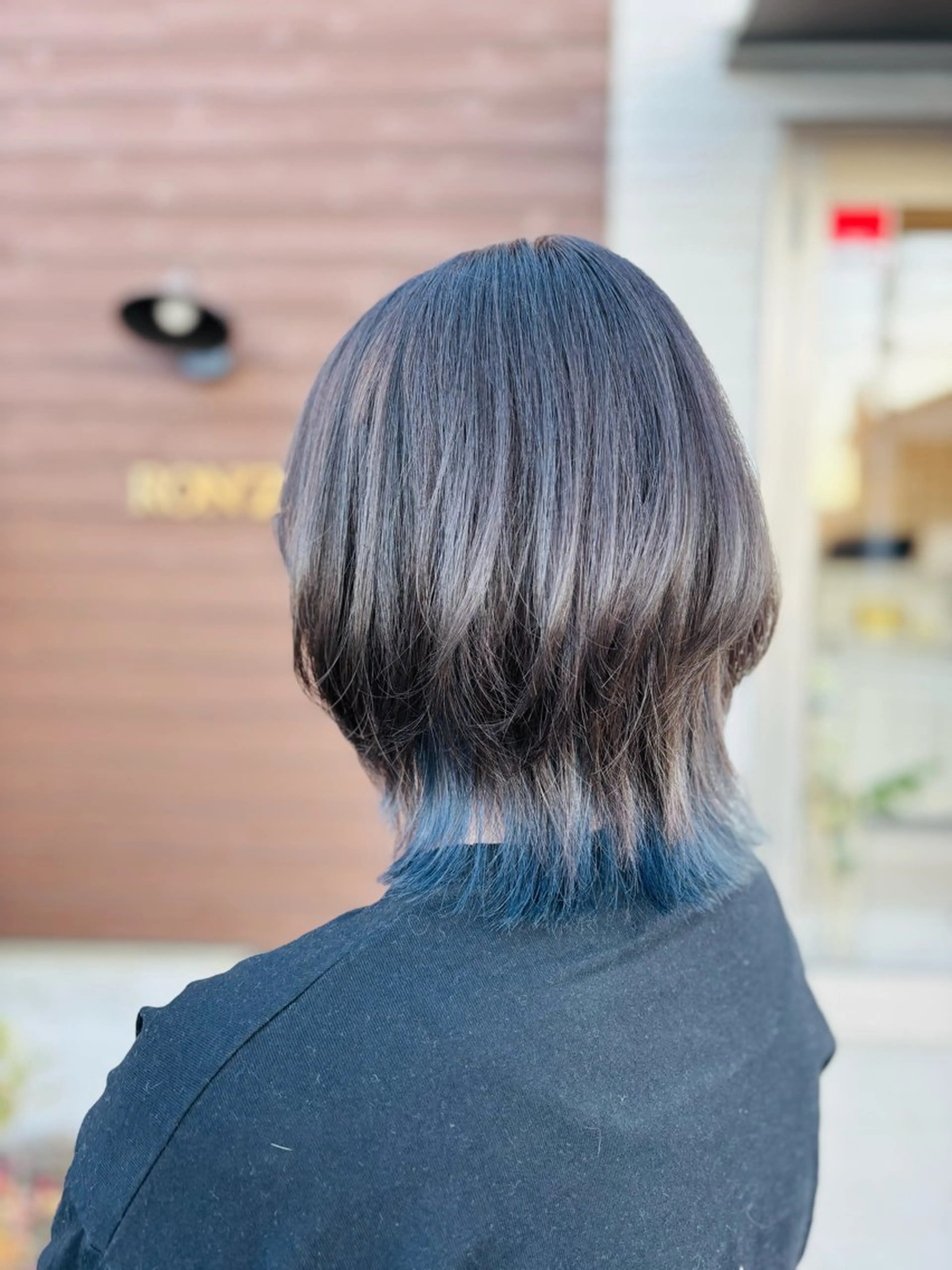 ミディアム カラー ブルーカラー インナーカラー オレンジ ヘアカラー トリートメント 堀口 彩佳のヘアスタイル