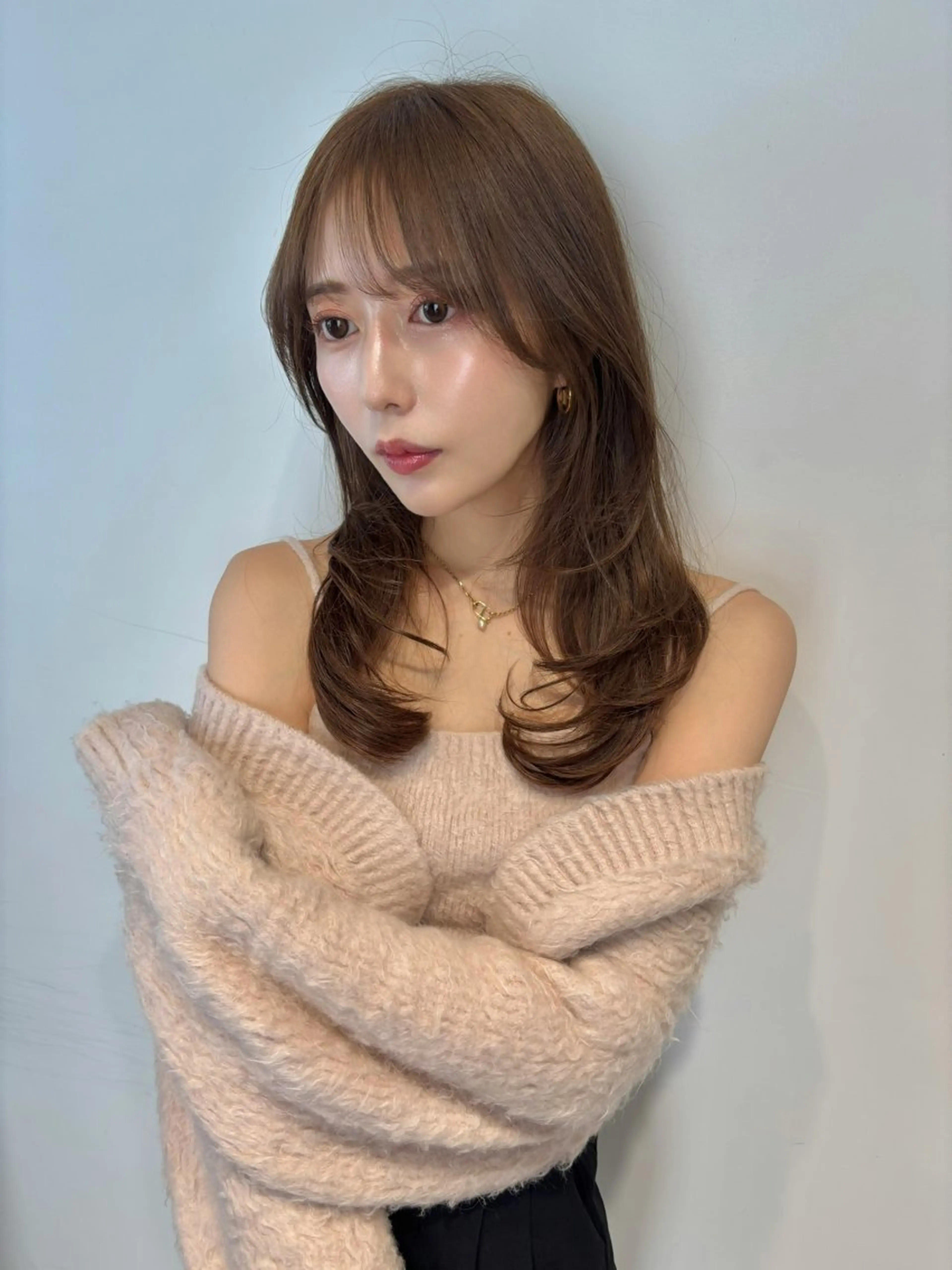 ミディアム カラー ベージュカラー ケアカラー 顔周りカット レイヤーカット MASATO 🪄💫のヘアスタイル