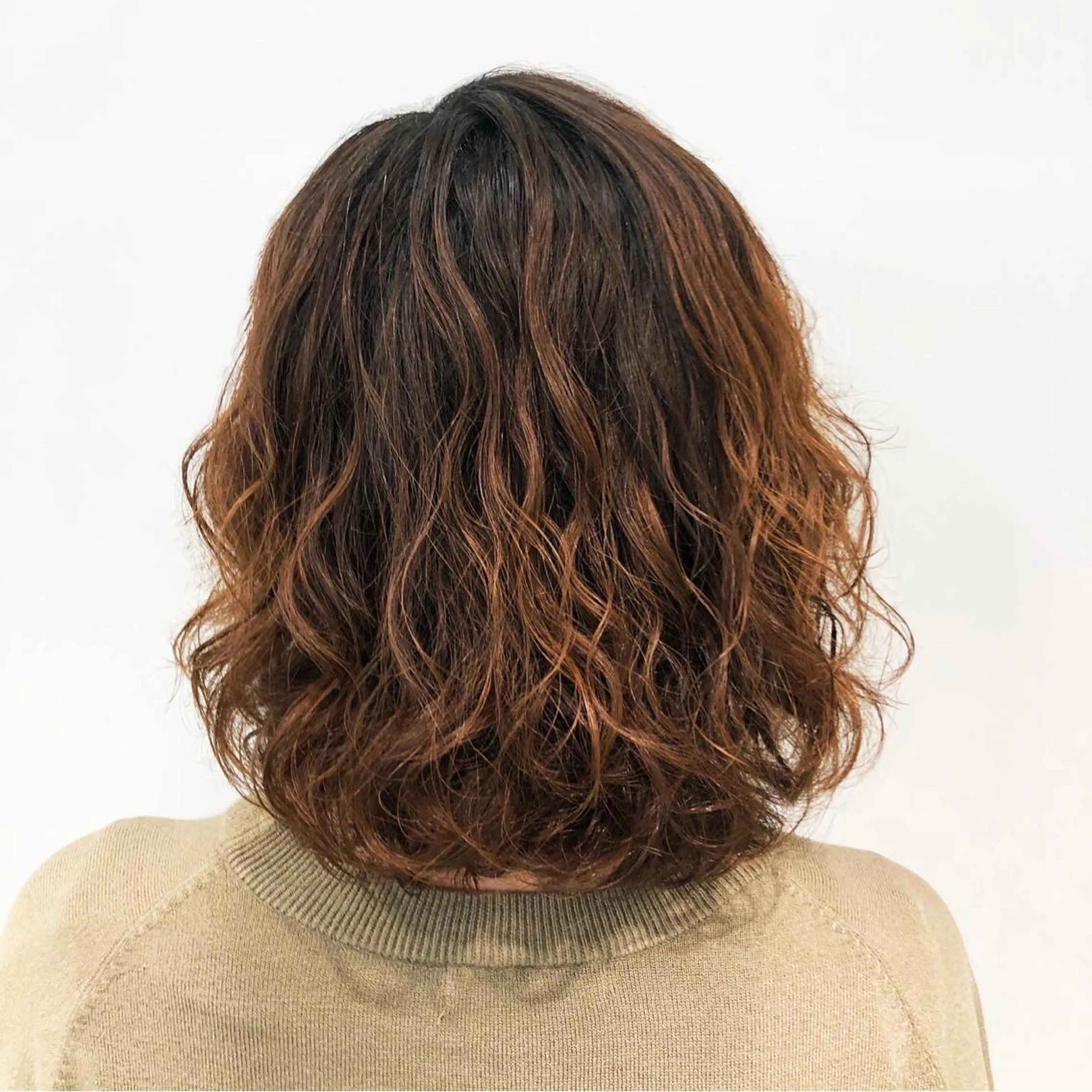 ミディアム パーマ 平田 勘吉のヘアスタイル