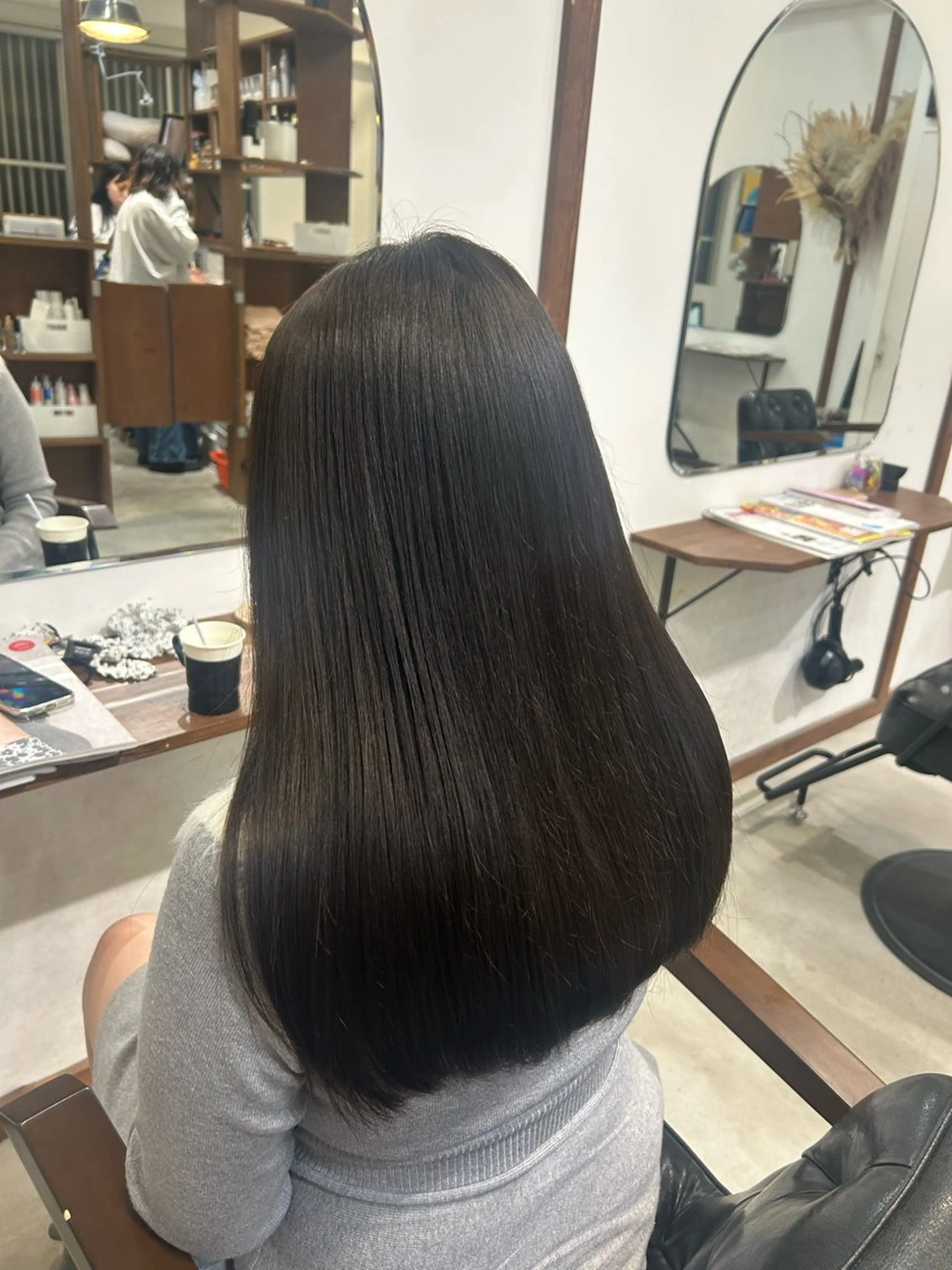 ロング カラー グレージュ オリーブグレージュ オリーブグレー ROUIS/ mioのヘアスタイル