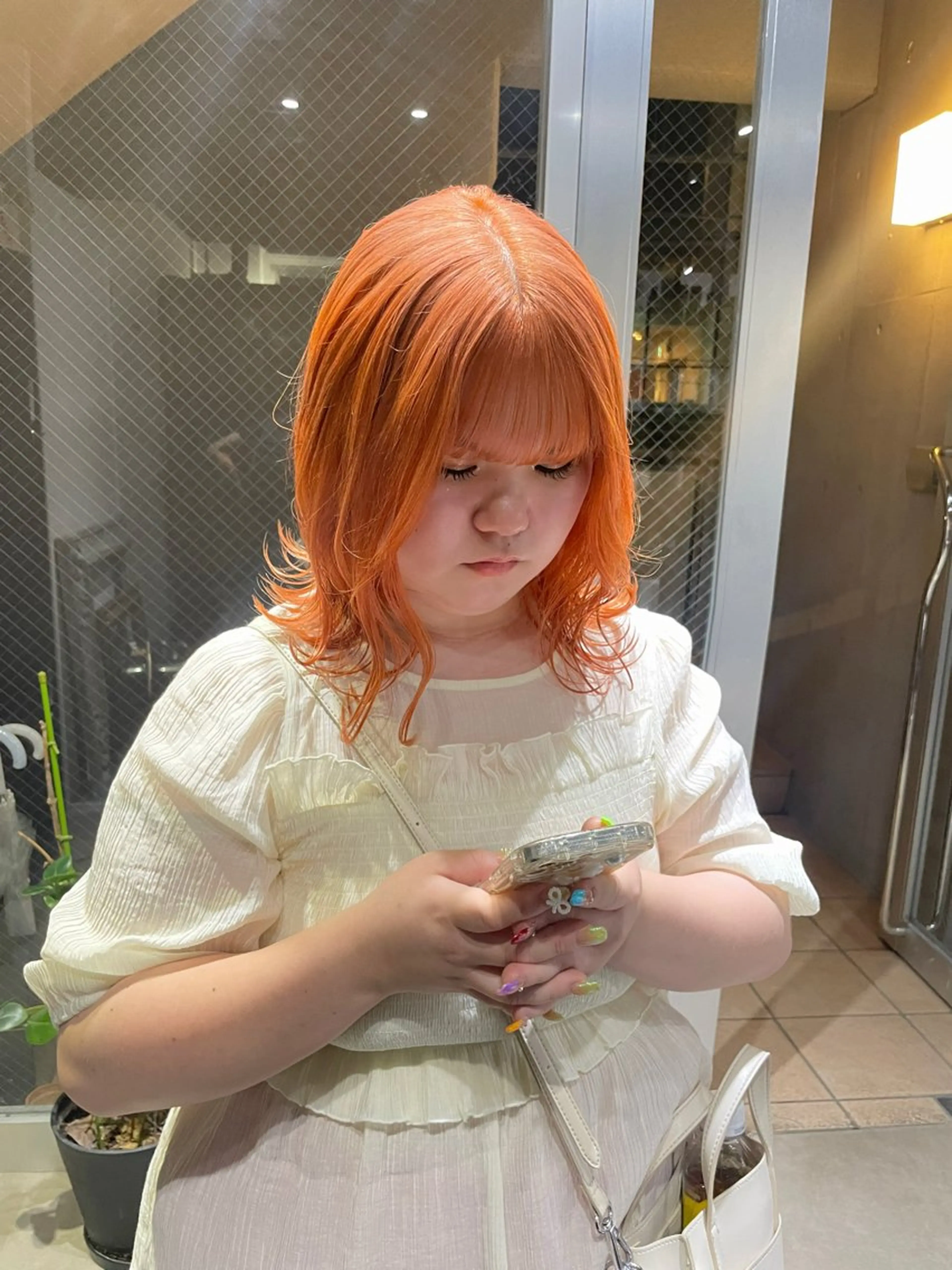 カラー ブリーチ オレンジ ヘアカラー トリートメント ミルクティーベージュ ブリーチ🖤サヤカのヘアスタイル