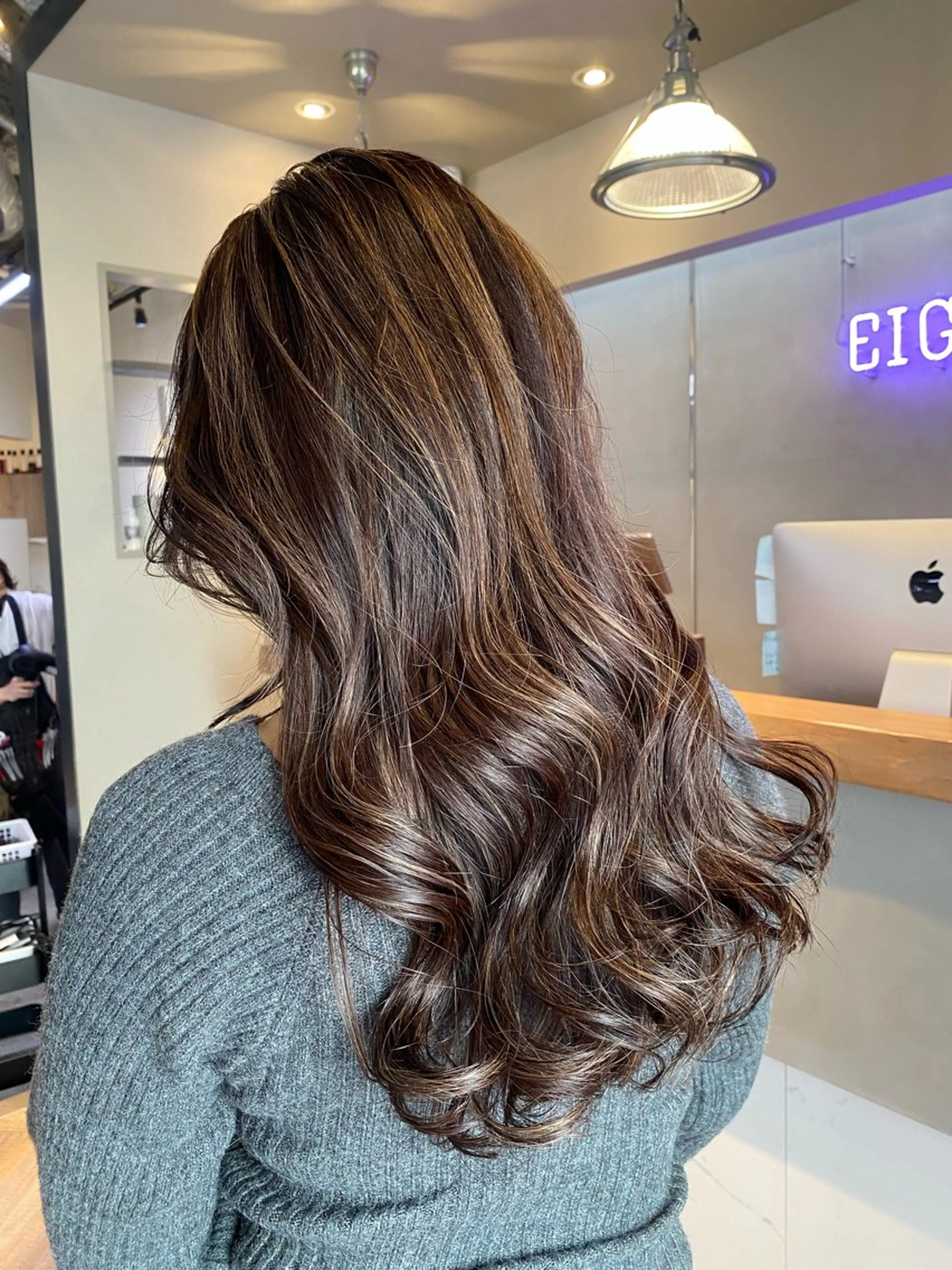 ロング ヘアカラー トリートメント 白髪ぼかしハイライト ／レイヤー中島啓太のヘアスタイル