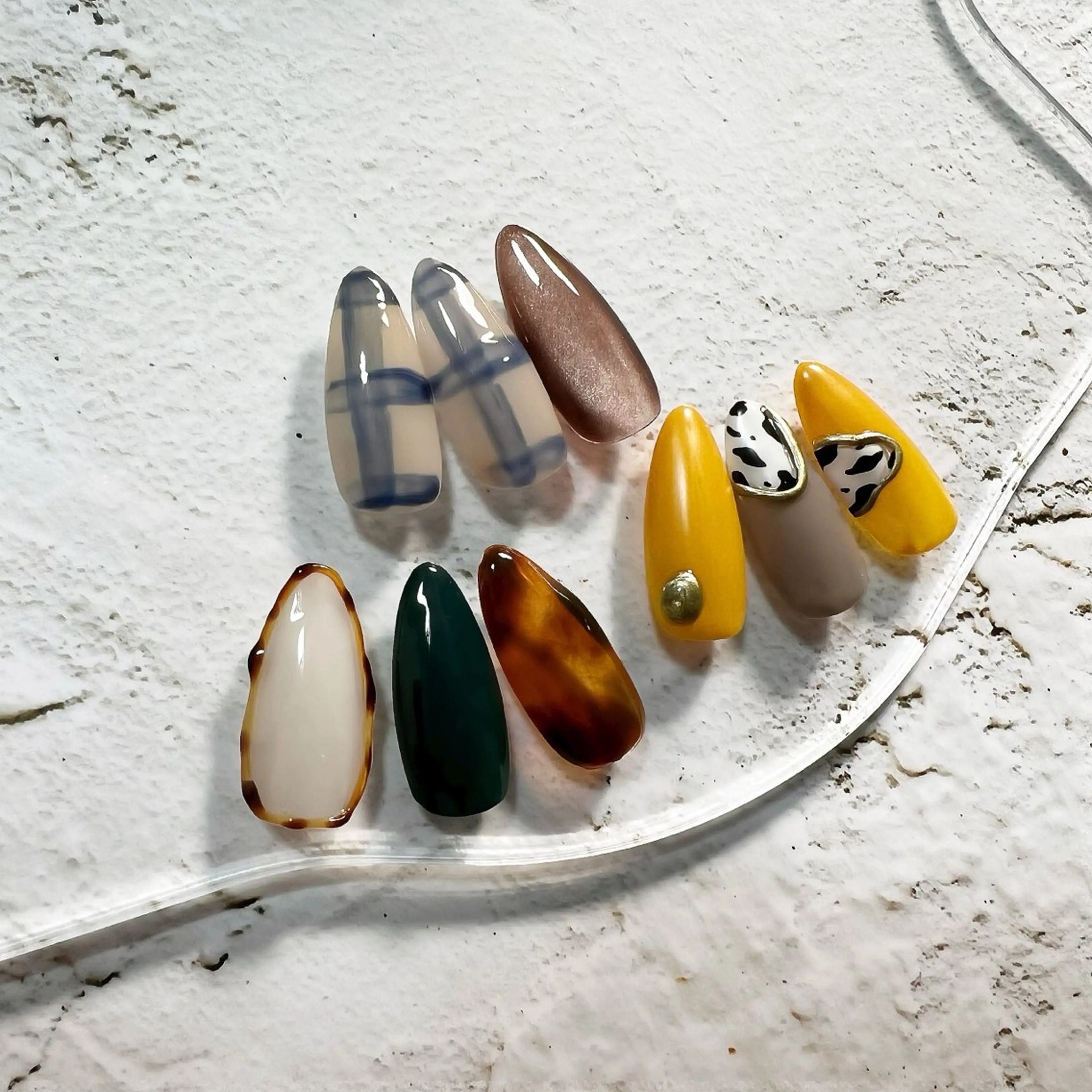 ネイル ハンドネイル フットネイル NAILsalon Laki(ラキ)のネイルデザイン