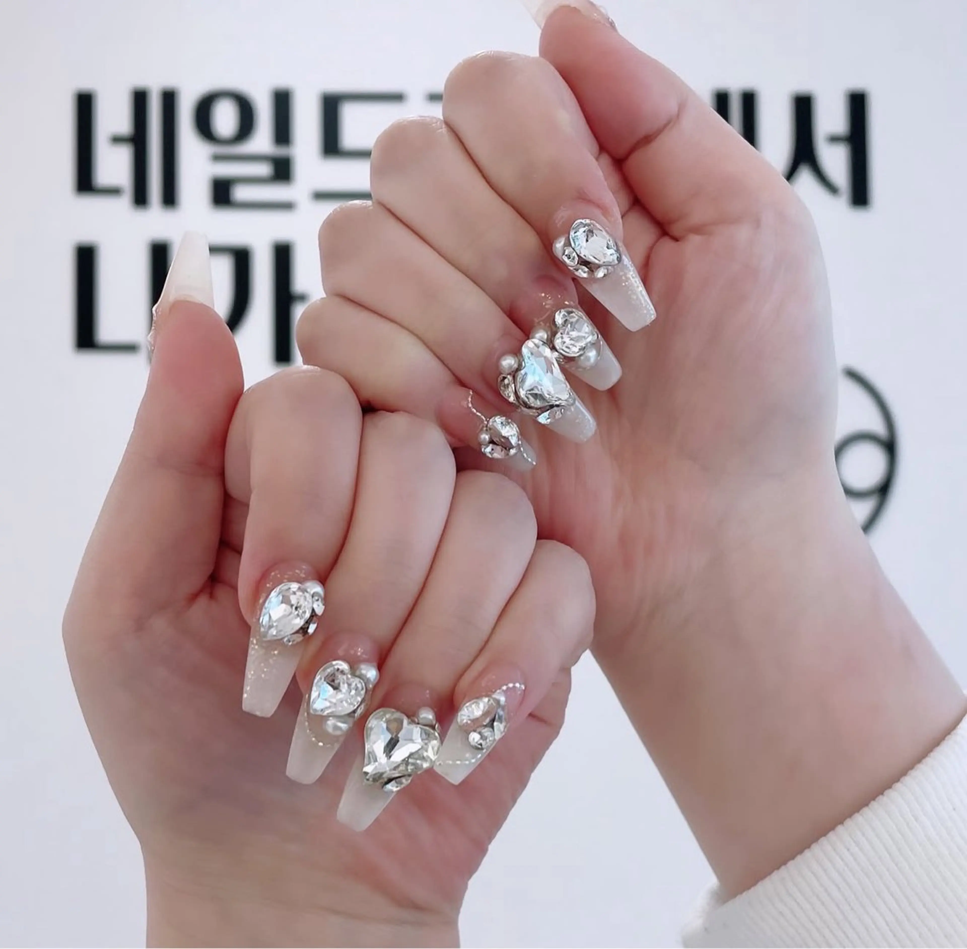 ネイル フラッシュネイル フレンチネイル グラデーション キラキラネイル 韓国ネイル ハンドネイル rina nailのネイルデザイン