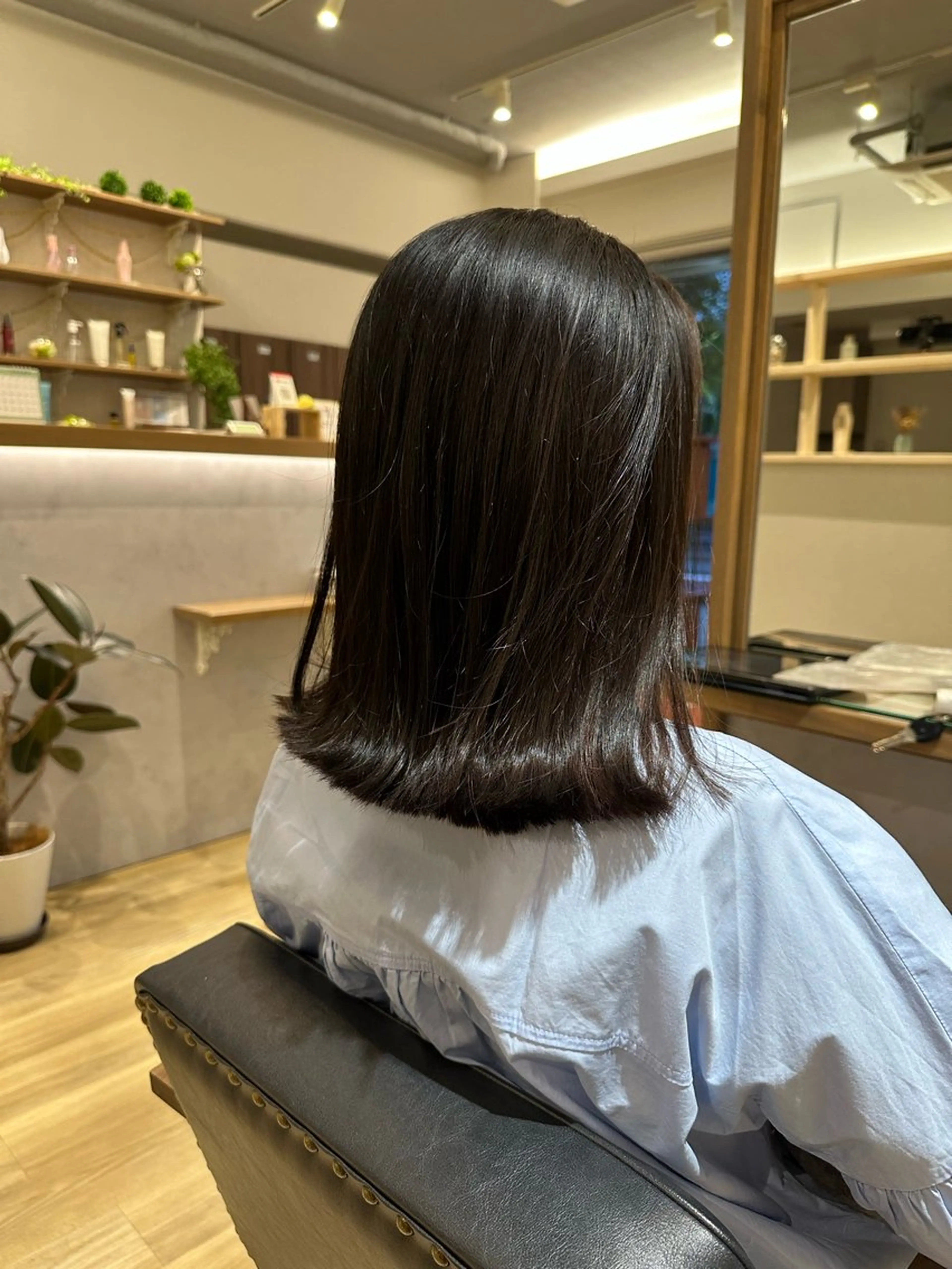ミディアム 石原 麻菜のヘアスタイル