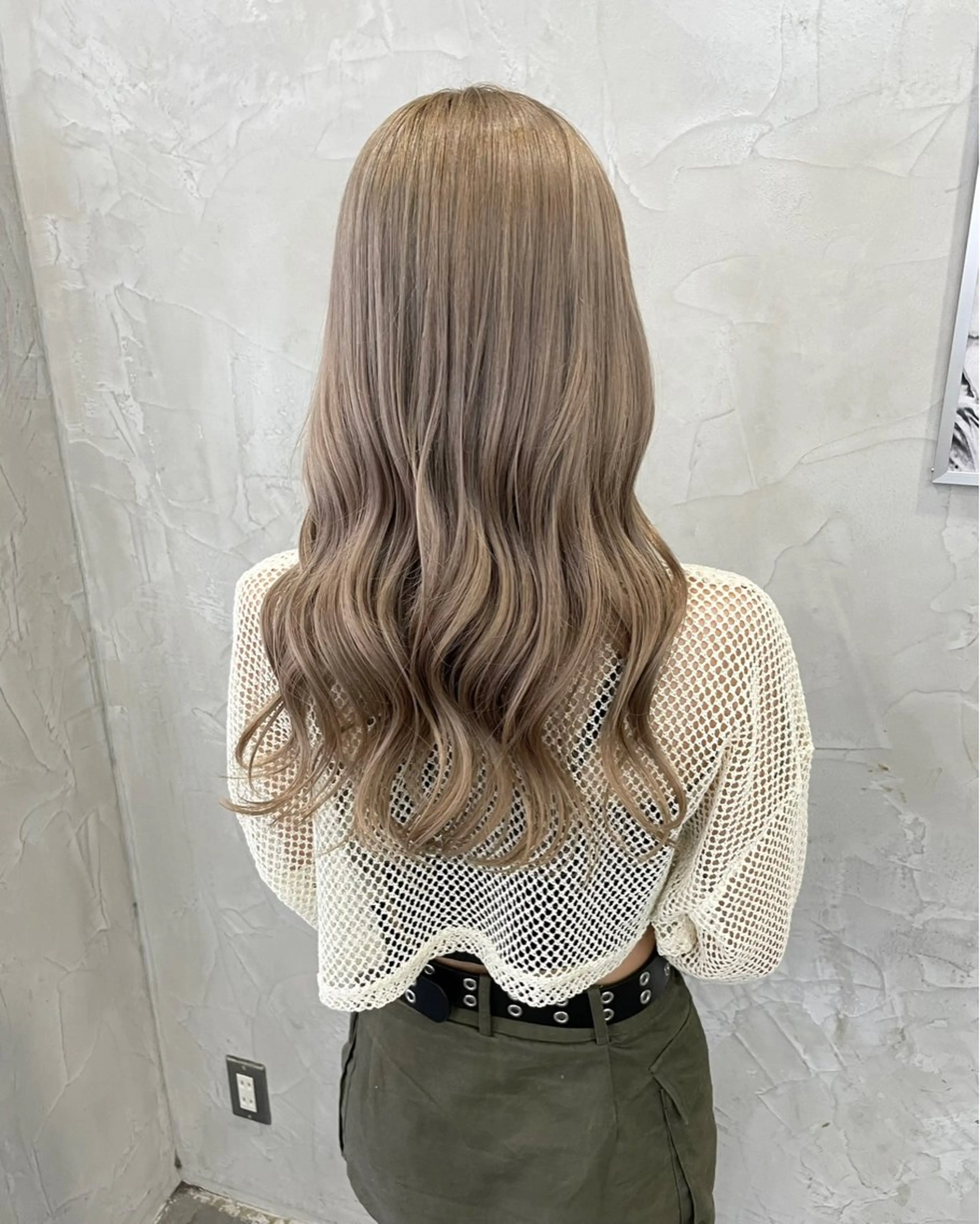 カラー ベージュカラー ブリーチ オリーブベージュ MaisonHALU さくらのヘアスタイル