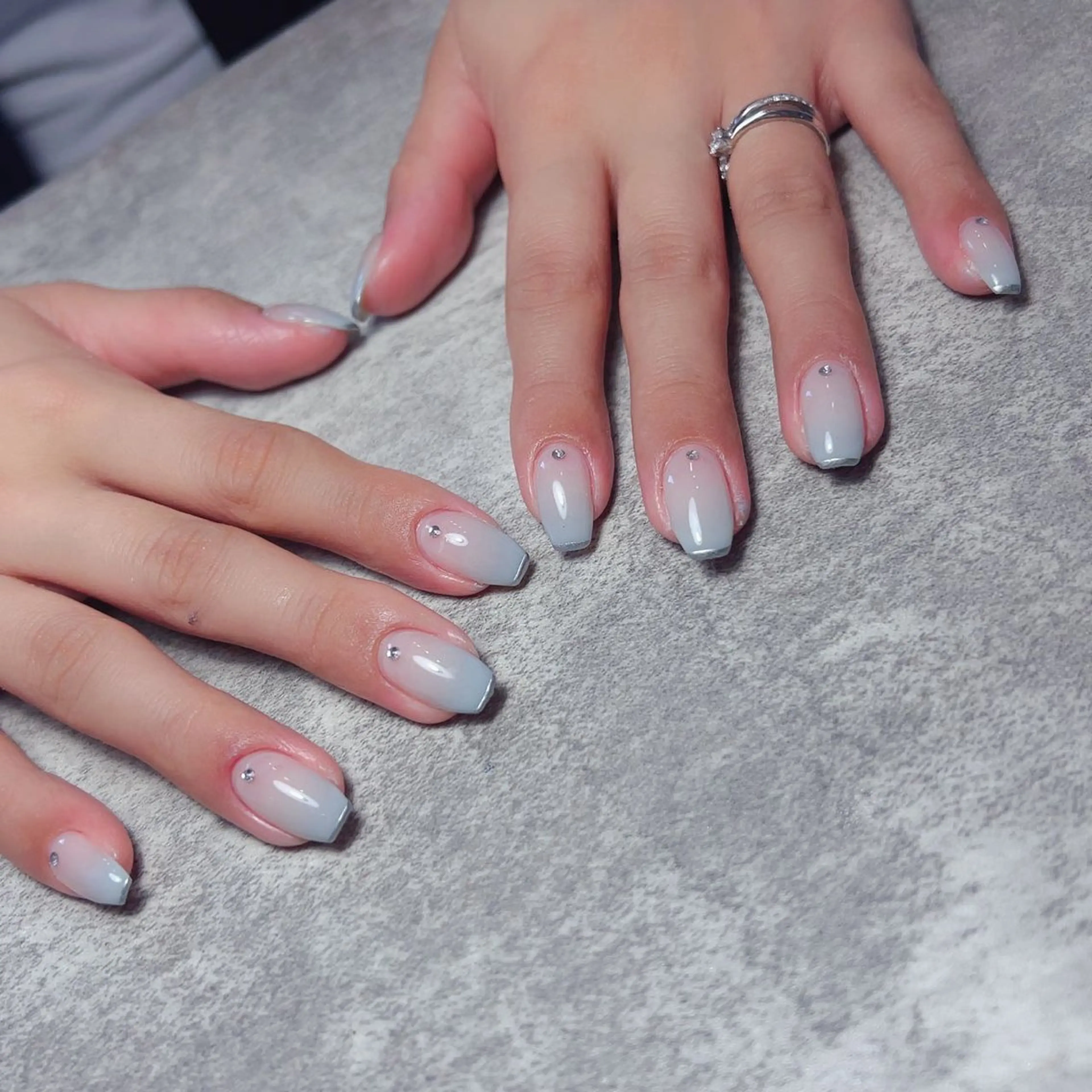 ミディアム めぐみのネイルサロン スタッフ練習のネイルデザイン