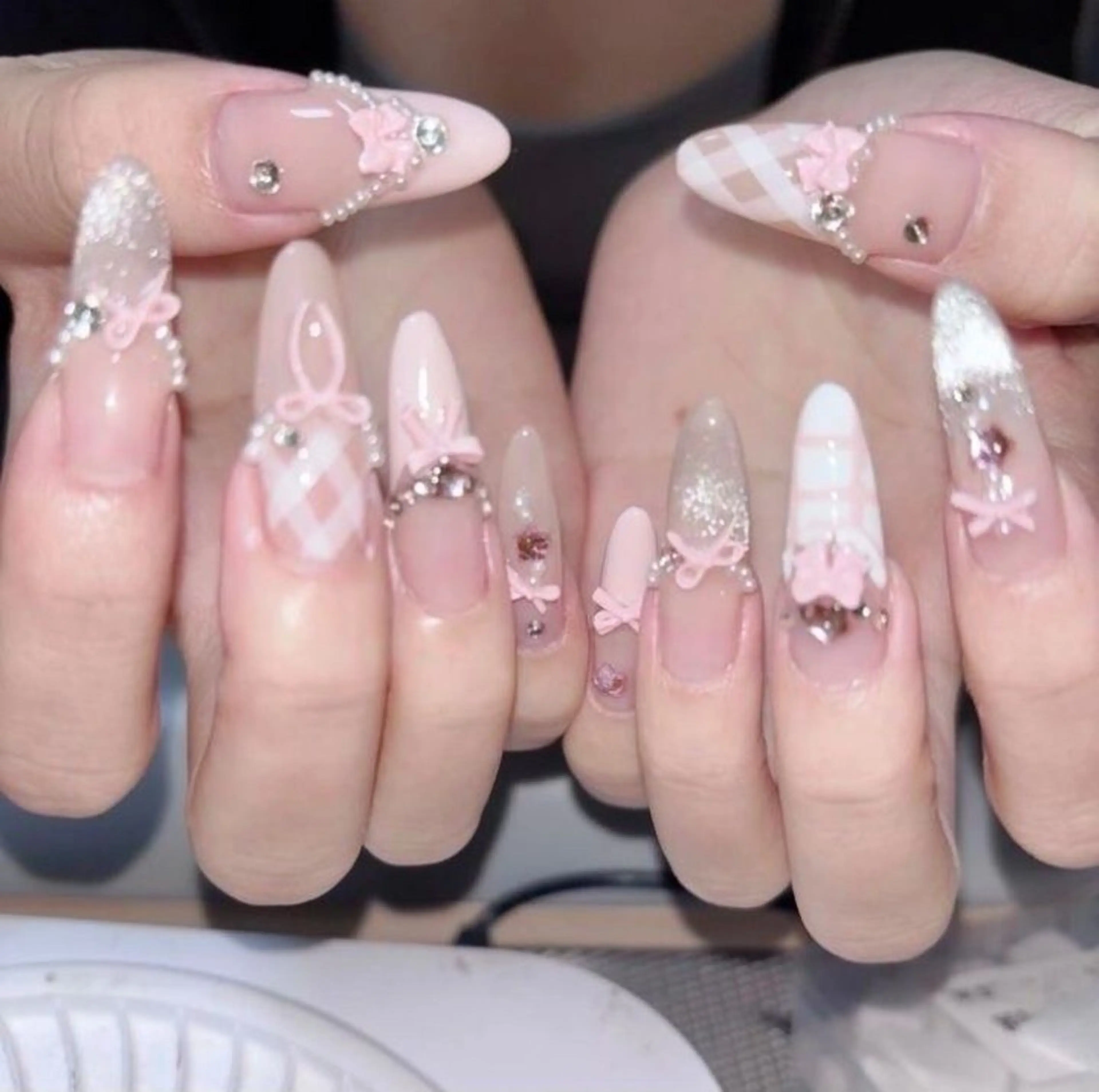 ネイル グラデーション ラメ(グリッター) マグネットネイル ミラーネイル ニュアンスネイル ハンドネイル Lumi de nailsのネイルデザイン