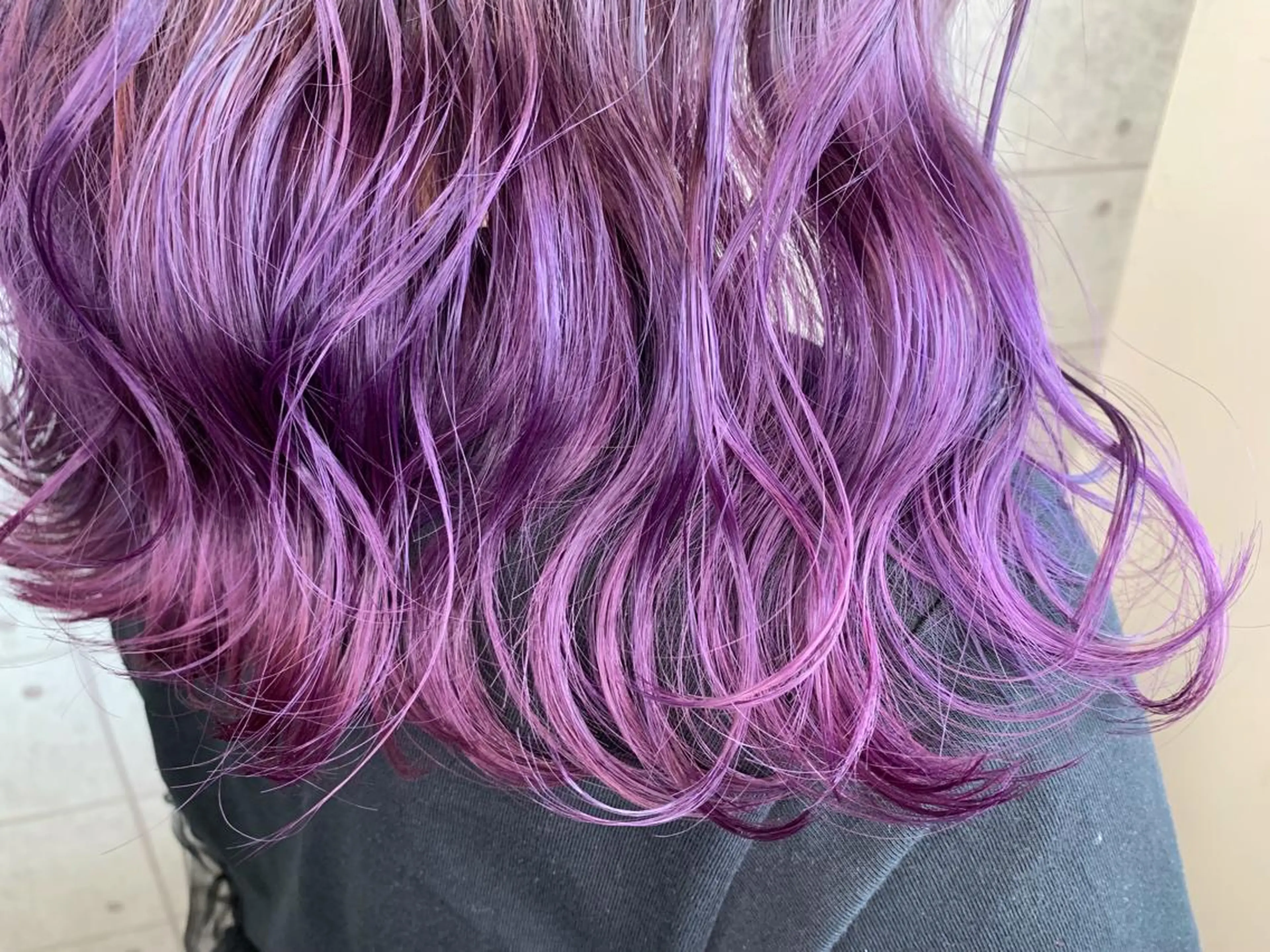 ミディアム カラー ヘアアレンジ グラデーションカラー パープルカラー トリートメント 🌿‬ ܸAir 透明感🌱西村知佳のヘアスタイル