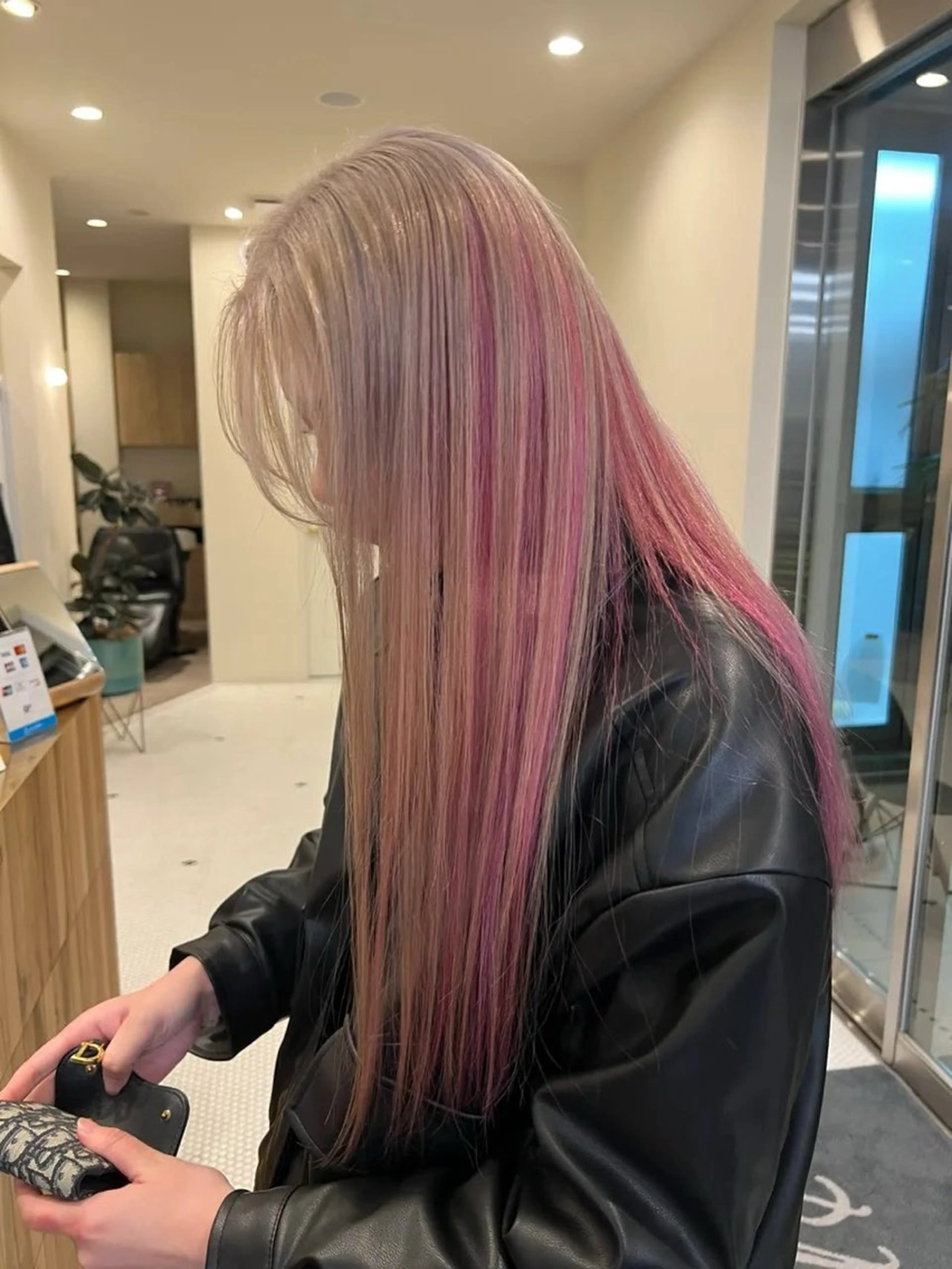 カラー ヘアカラー マアヤ/ハイトーン /ハイレイヤーのヘアスタイル