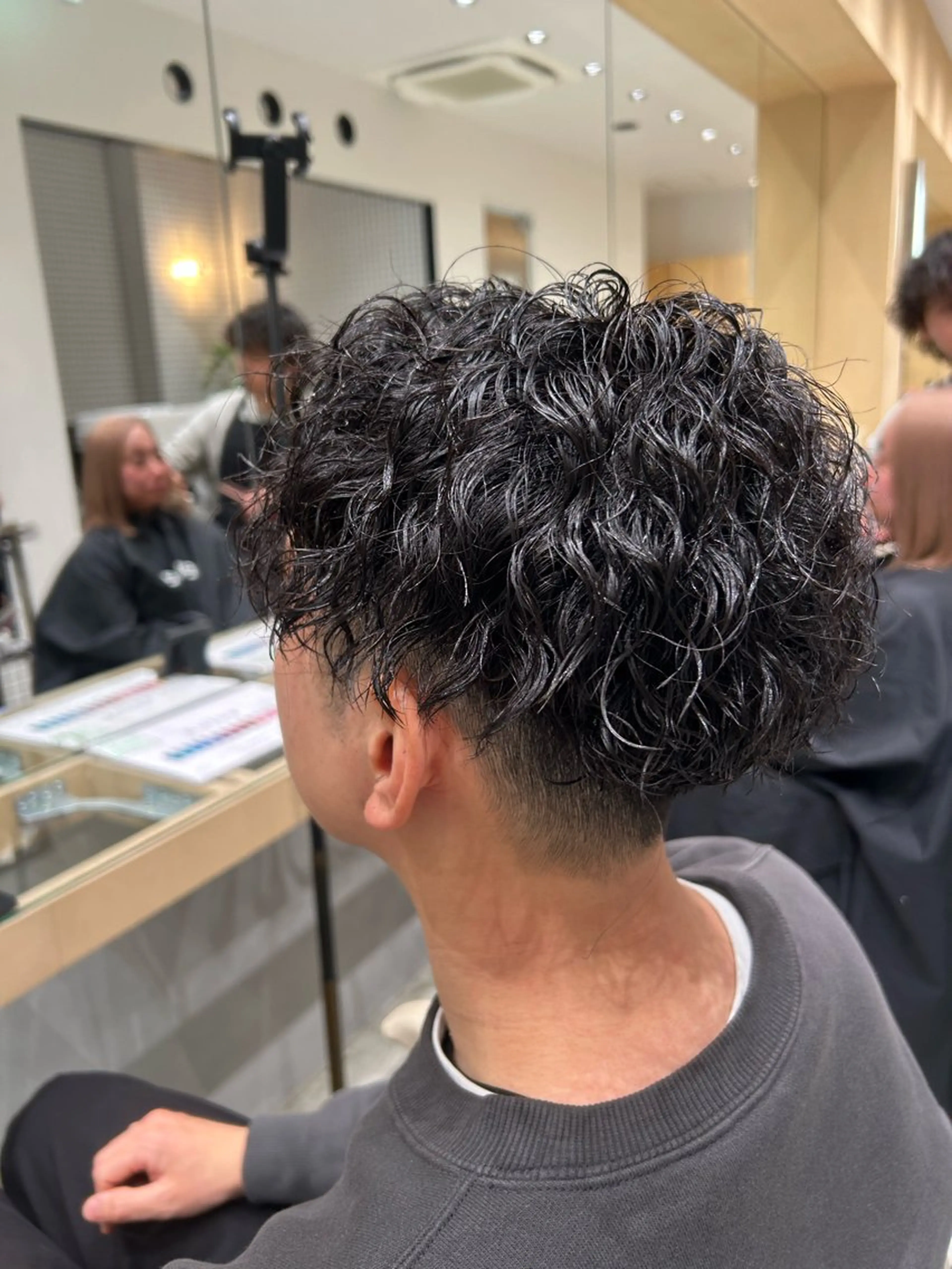 パーマ メンズ フェードカット メンズパーマ スパイラルパーマ カット パーマ 🐲ツイスパ🐲 フェード/龍のヘアスタイル