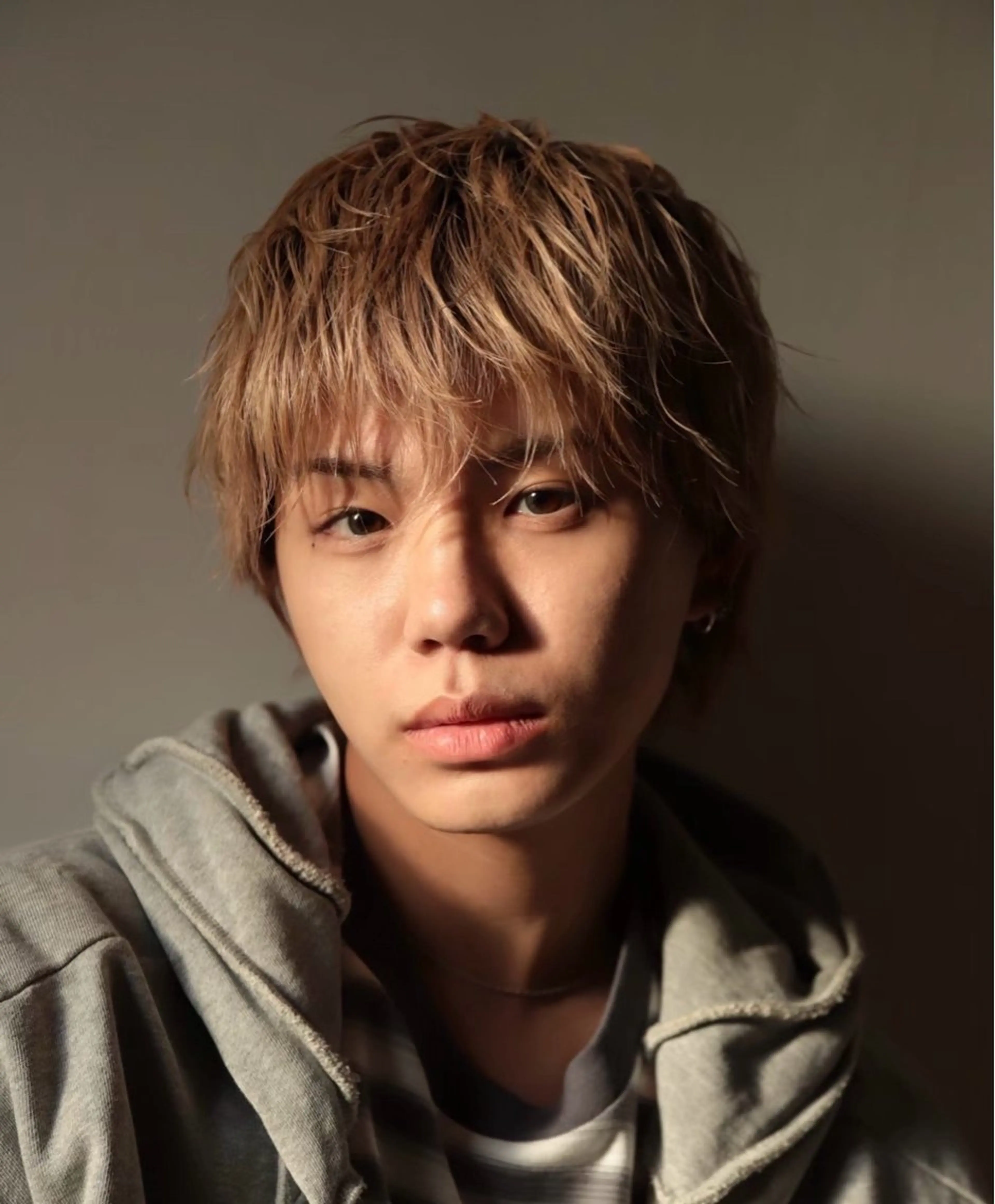 ミディアム カラー メンズ 榊原 貫太のヘアスタイル