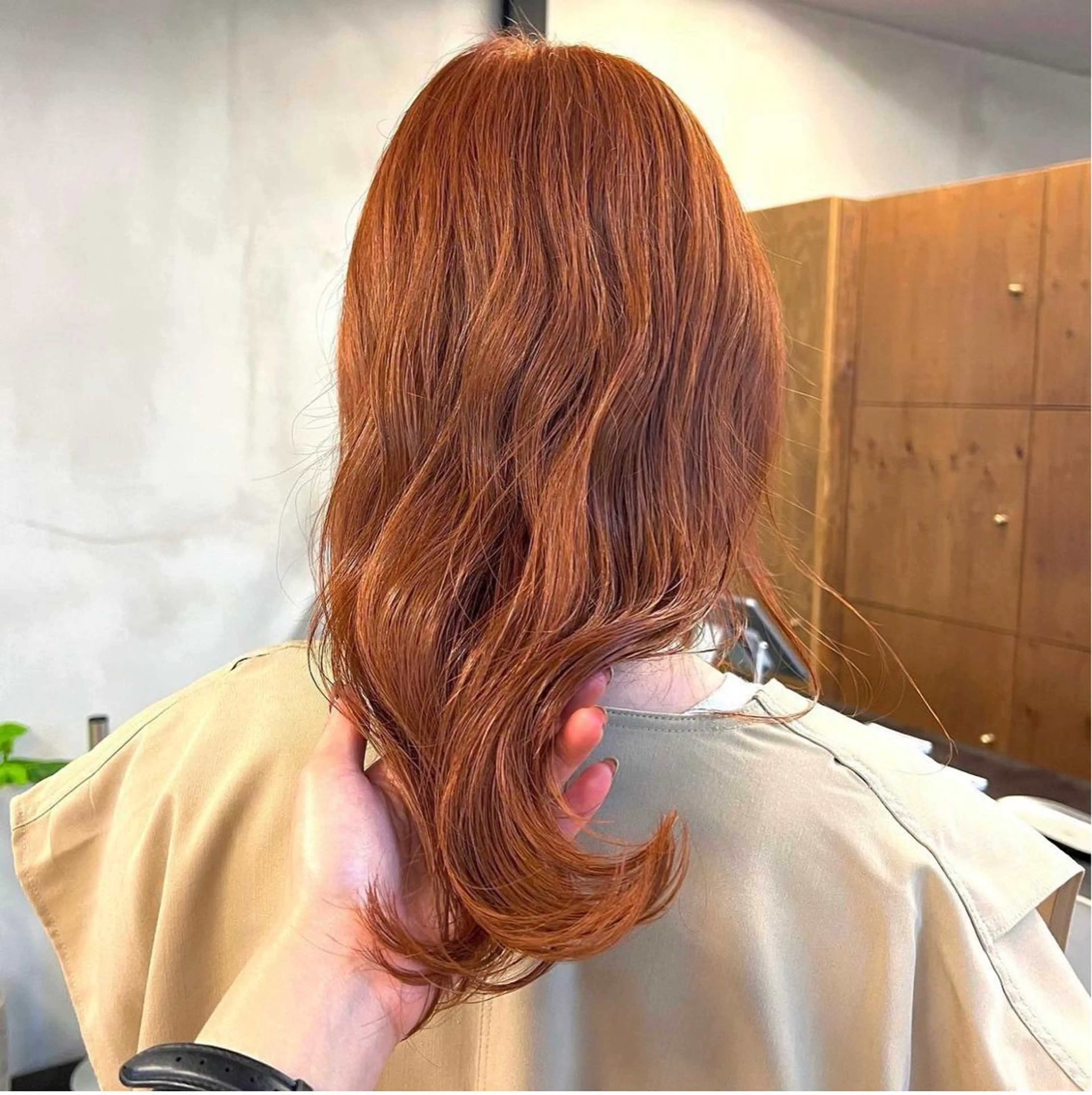 セミロング カラー パーマ ヘアアレンジ メンズ キッズ ネイル マツエク・マツパ アイブロウ カット ヘアカラー トリートメント 前川 朋香のヘアスタイル