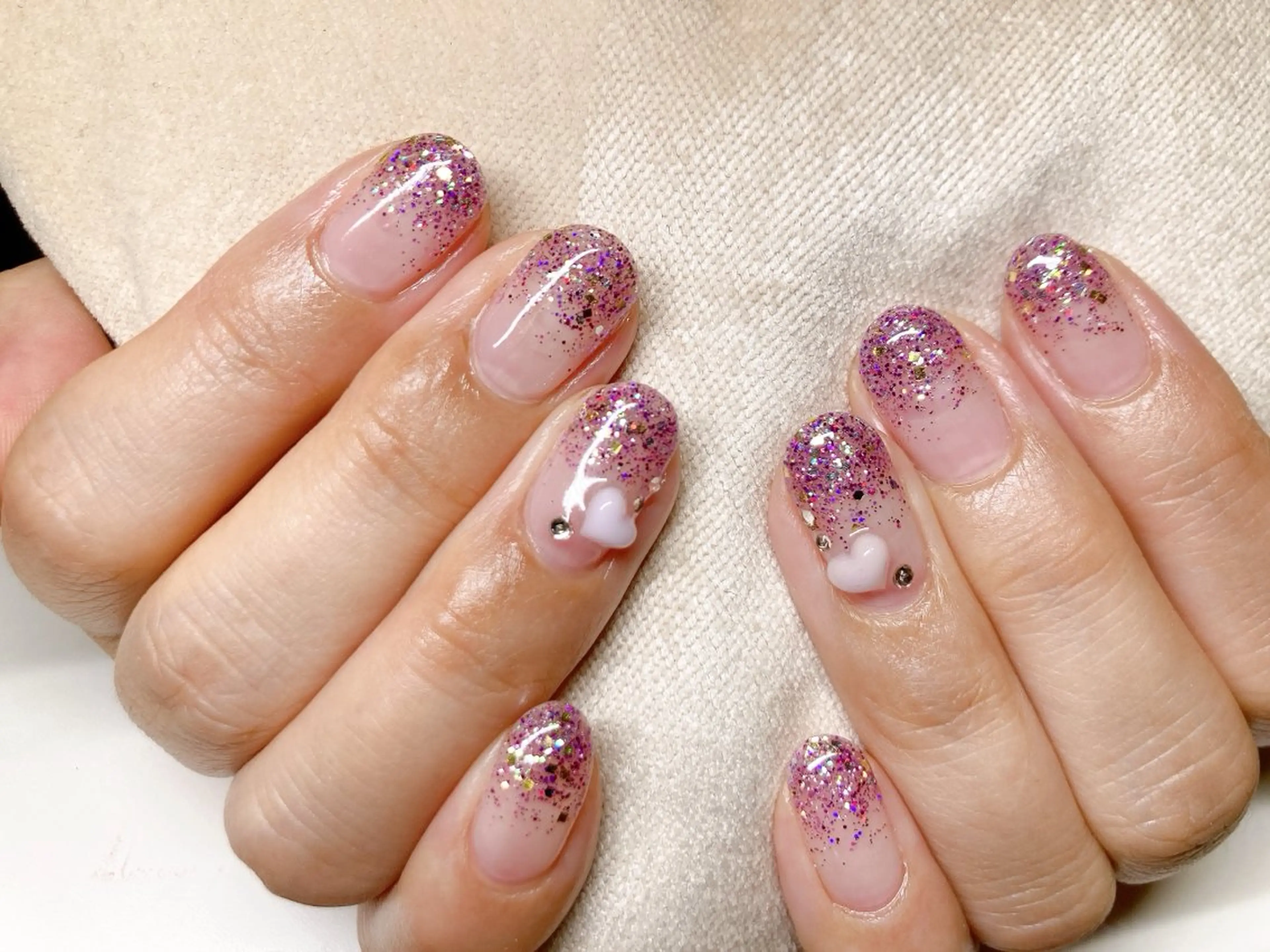 ネイル ECLAT エクラ所属・寺山 千鶴のネイルデザイン