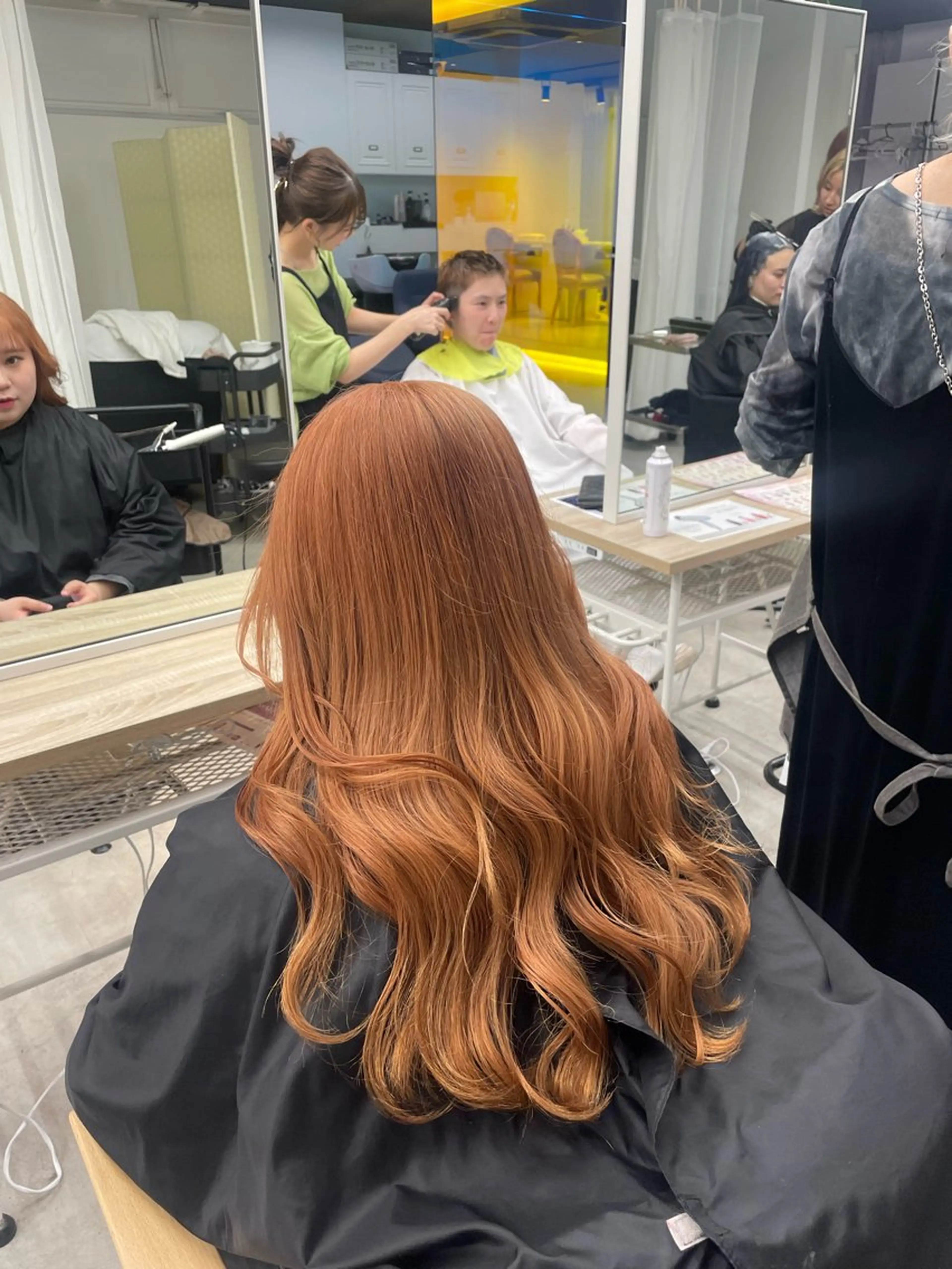 ロング ロングレイヤー 顔まわりレイヤー 顔周りカット 髪質改善 レイヤーカット ARISA︎ メンズハイトーンのヘアスタイル