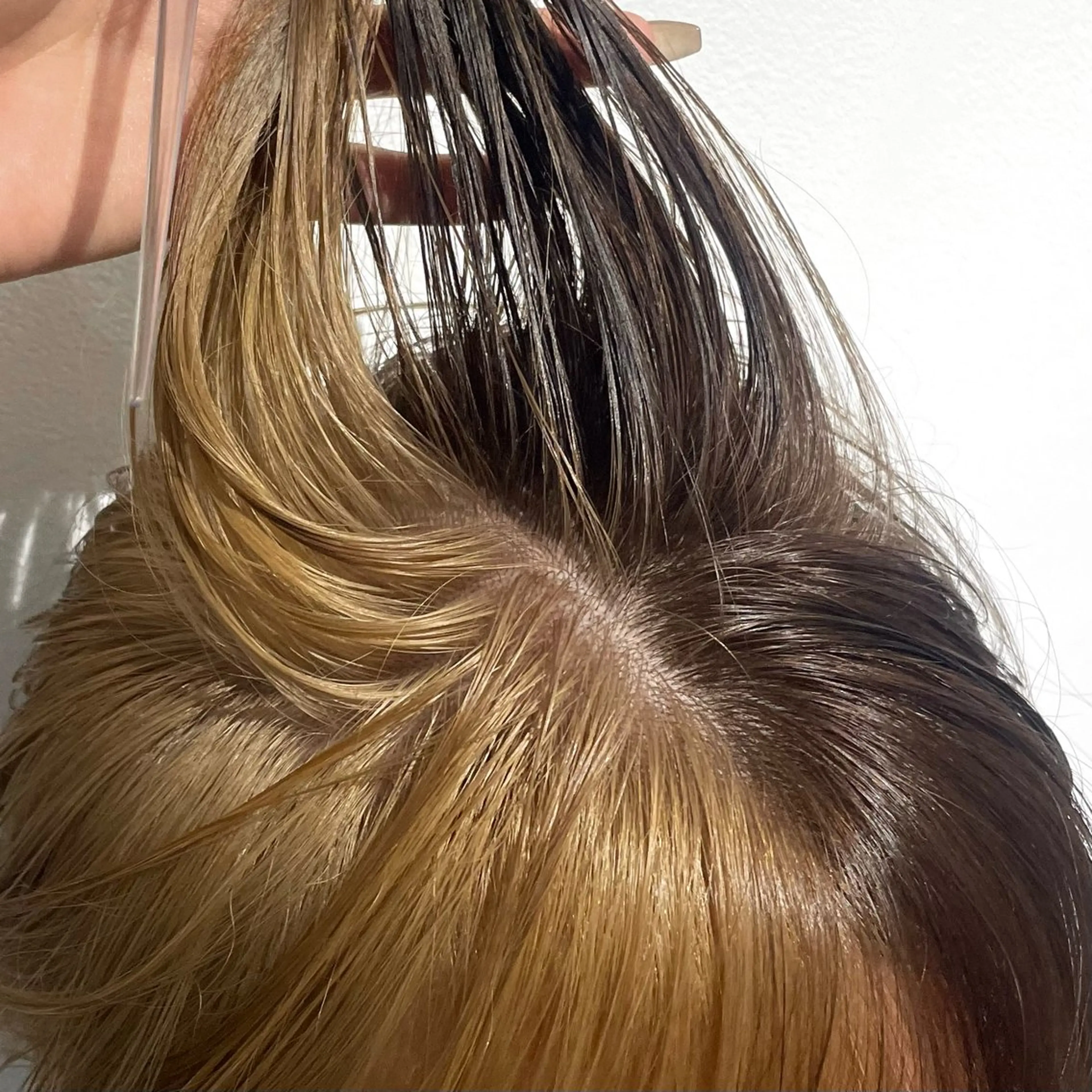 カラー ブリーチ ケアブリーチ デザインカラー ハイトーンカラー lin.ブリーチ デザインカラーのヘアスタイル