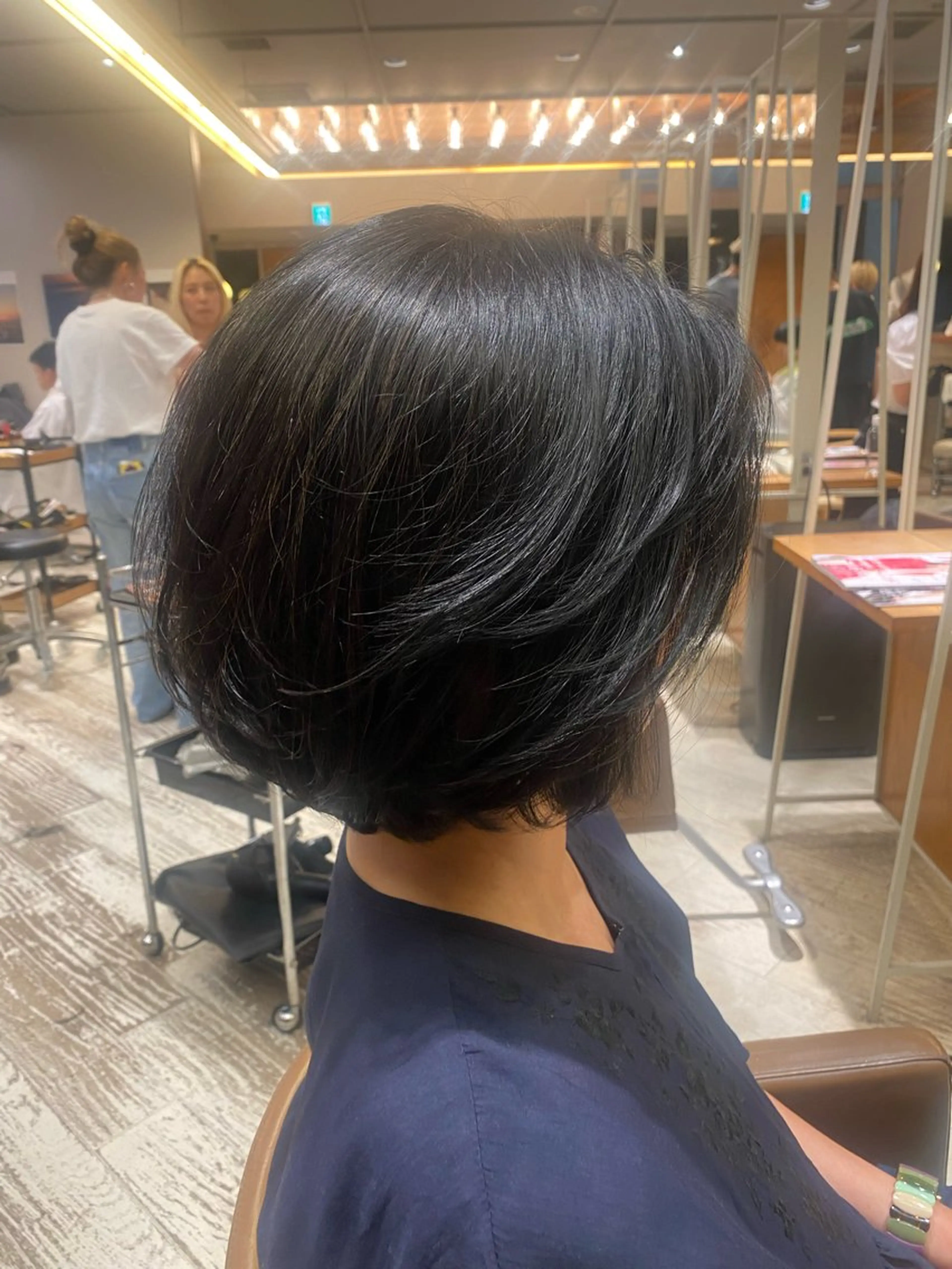 ショート カット 🌻おおとみはな/ レイヤー/Wカラ🌻のヘアスタイル