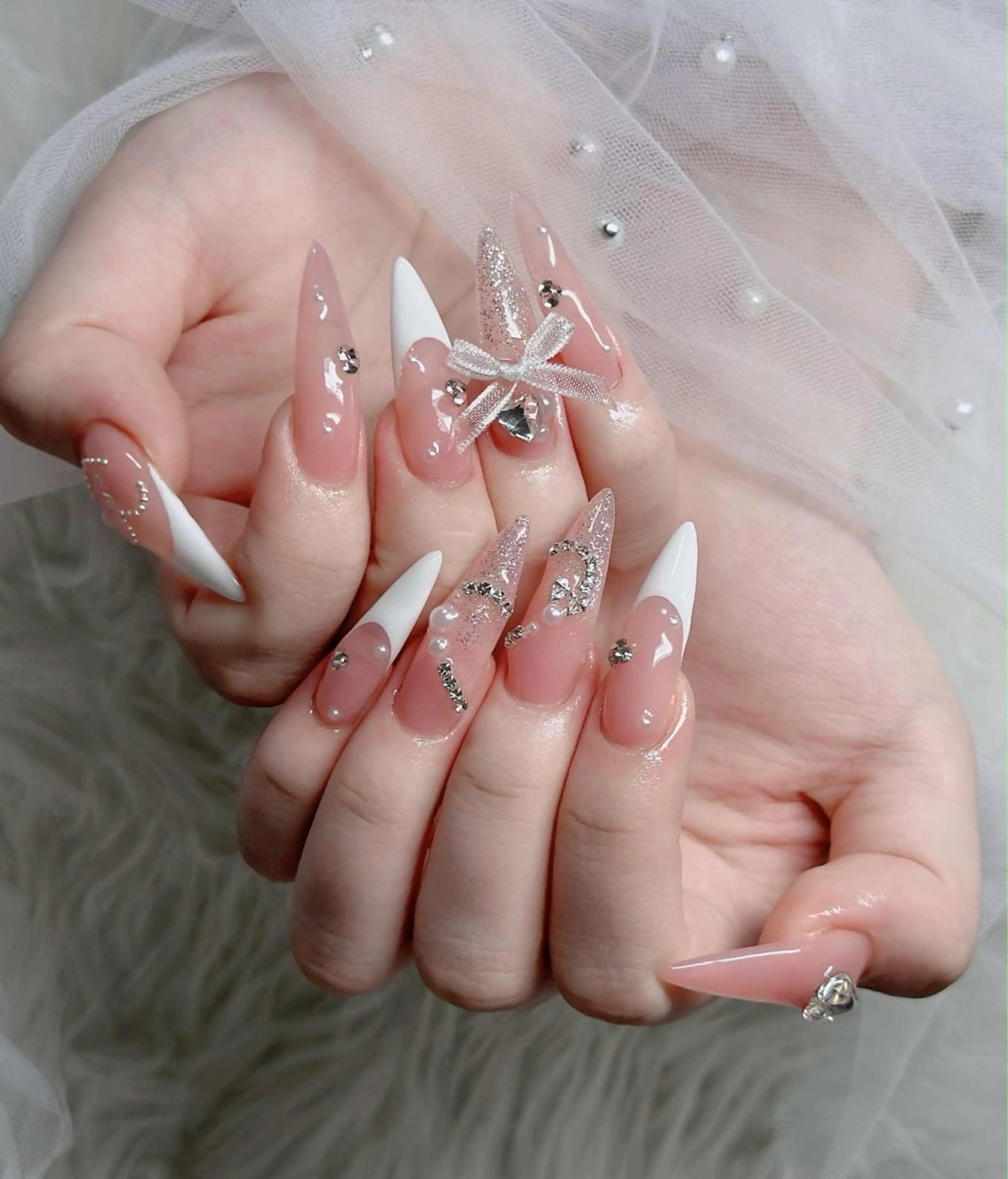 ネイル オーロラネイル フレンチネイル ジェルネイル ハロウィン キラキラネイル ハンドネイル H.baby Nail Salonのネイルデザイン