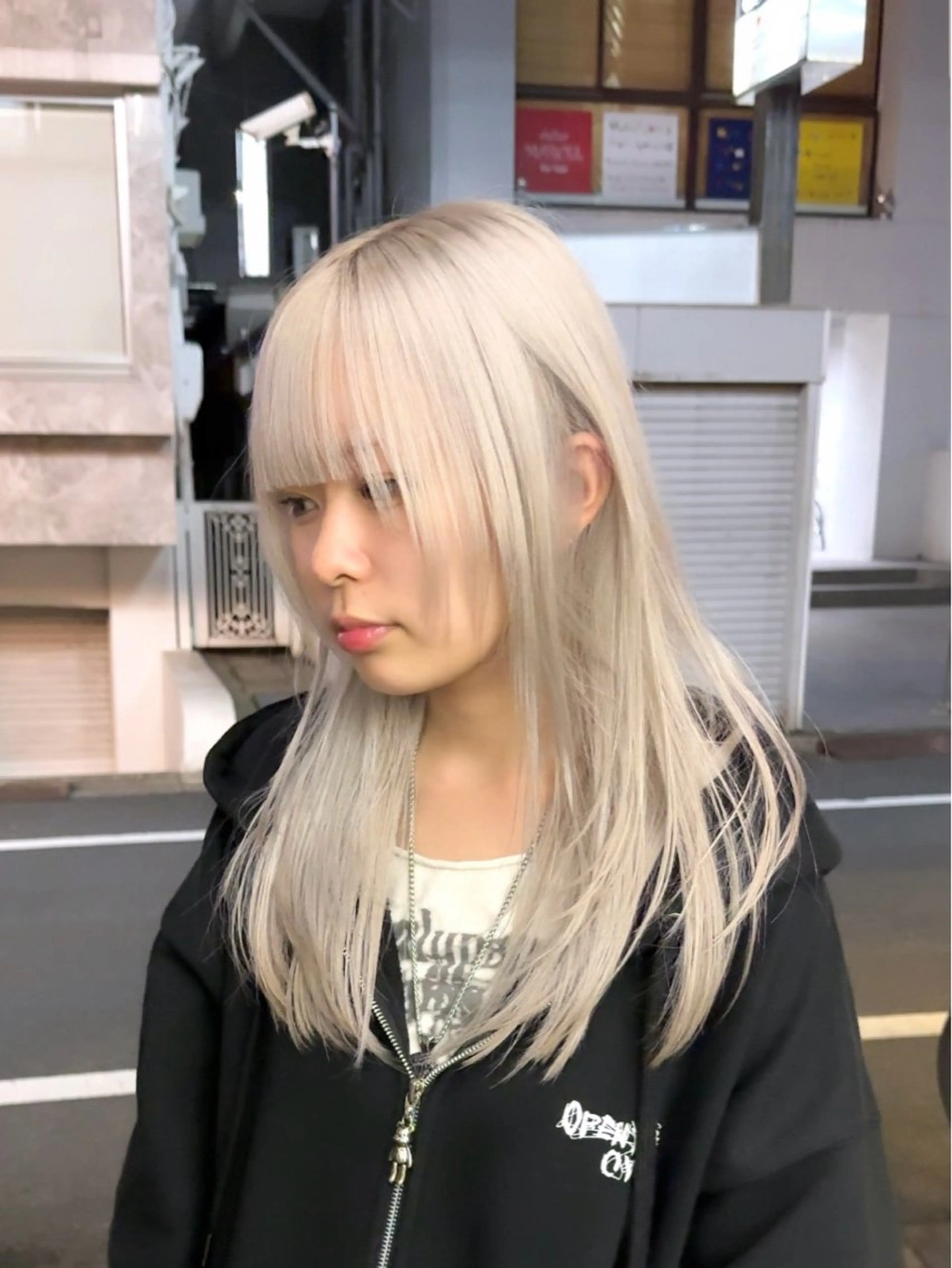 ロング カラー アッシュ ベージュカラー ブリーチ ブロンド ブラウンカラー カット ヘアカラー トリートメント ブリーチ　ハイトーン 特化🌈フジタハルキのヘアスタイル