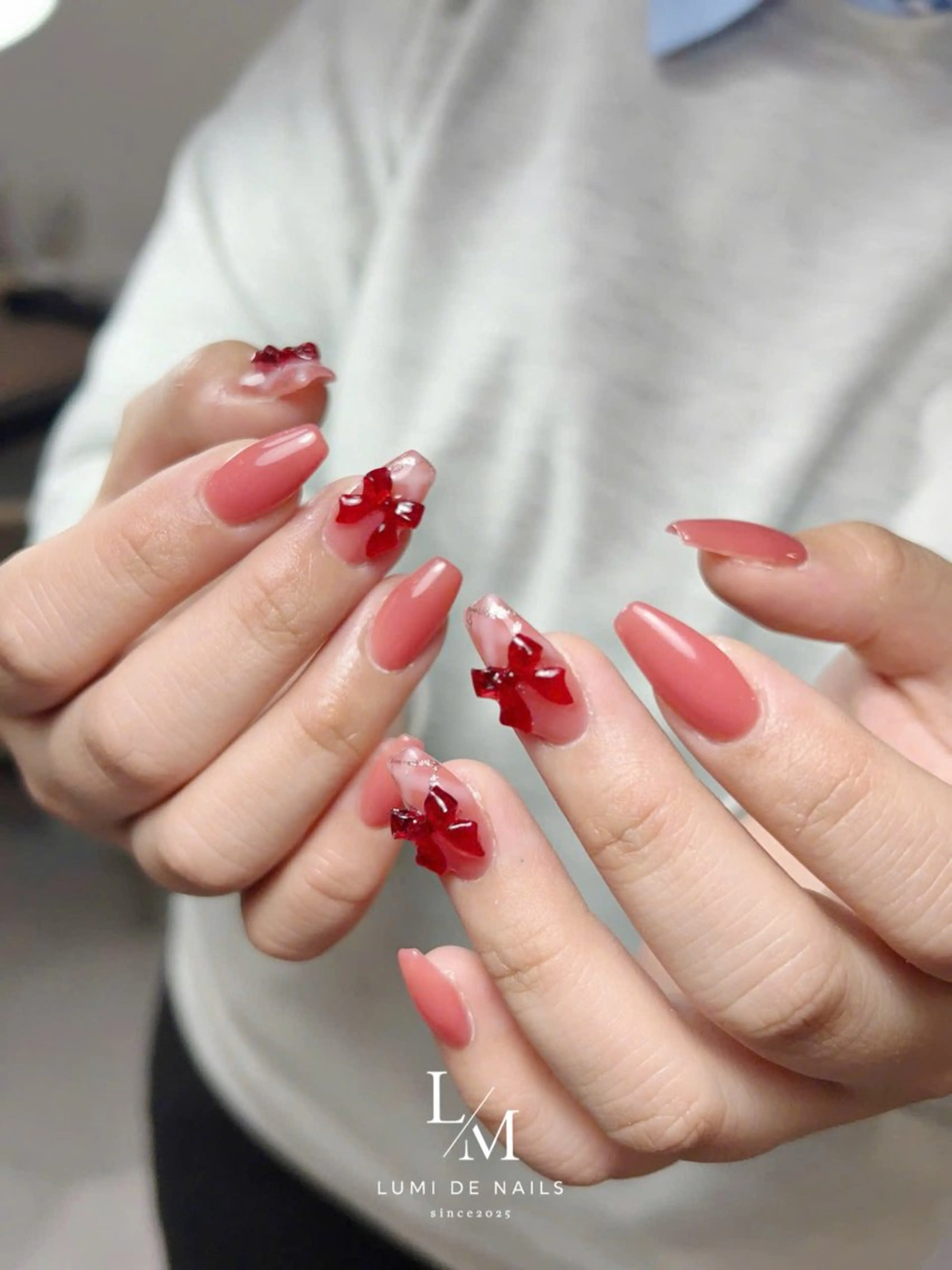 ネイル グラデーション ラメ(グリッター) マグネットネイル ミラーネイル ニュアンスネイル ハンドネイル Lumi de nailsのネイルデザイン