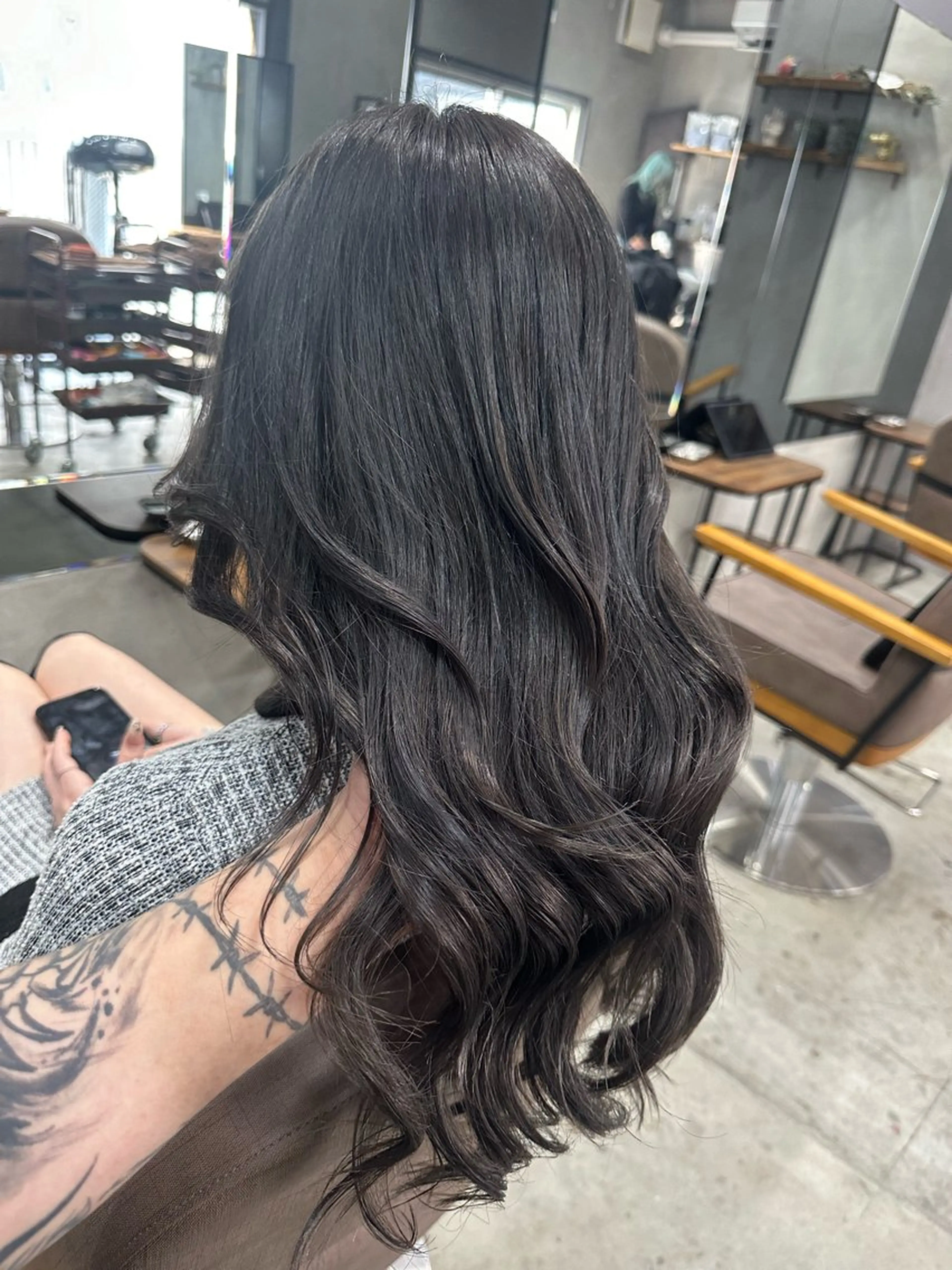 ロング カラー ラベンダーカラー カット ヘアカラー トリートメント AiM エイム　韓国レイヤーのヘアスタイル