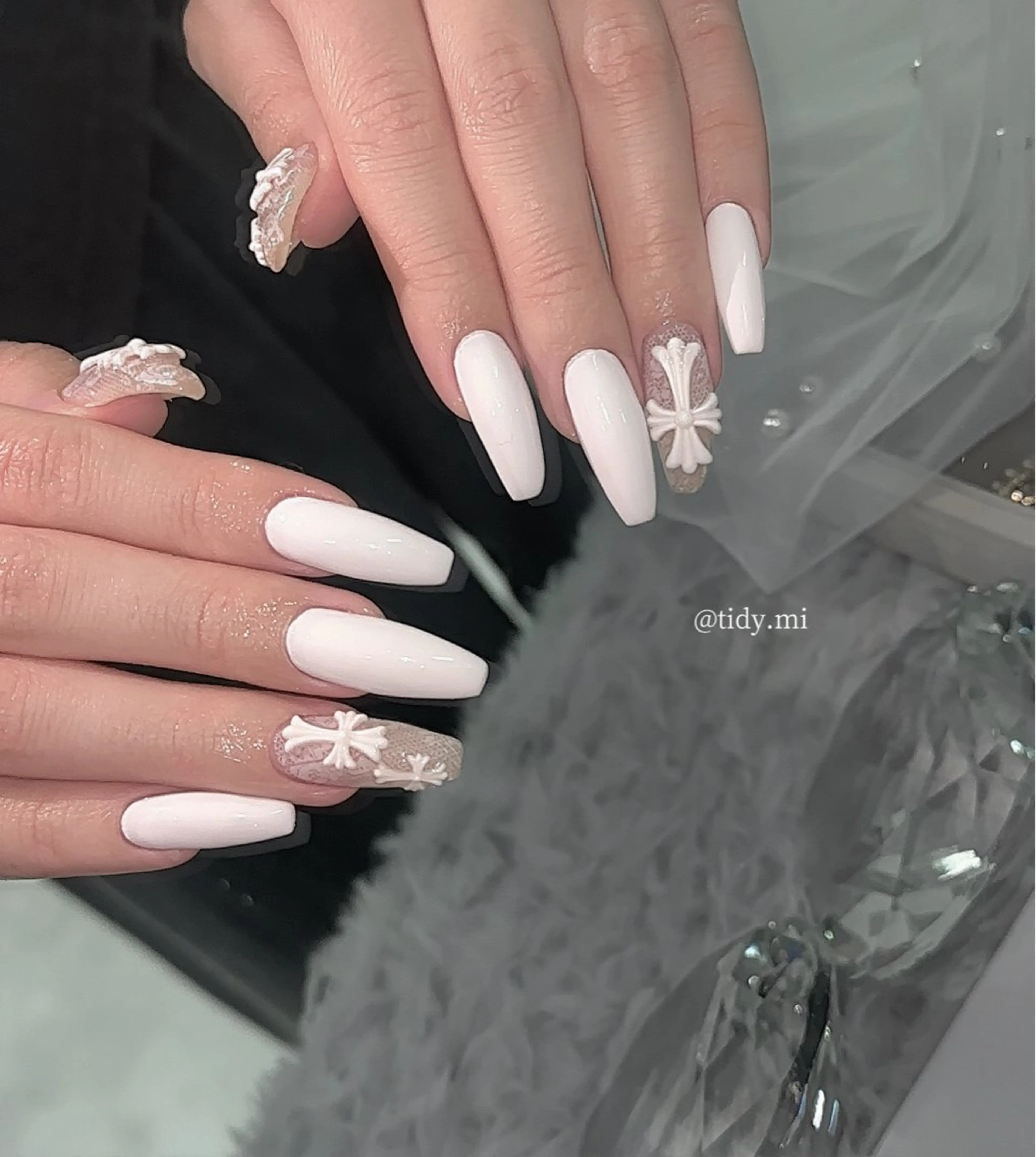 ネイル フットネイル ジェルネイル キラキラネイル 韓国ネイル マグネットネイル ハンドネイル TIDY .のネイルデザイン