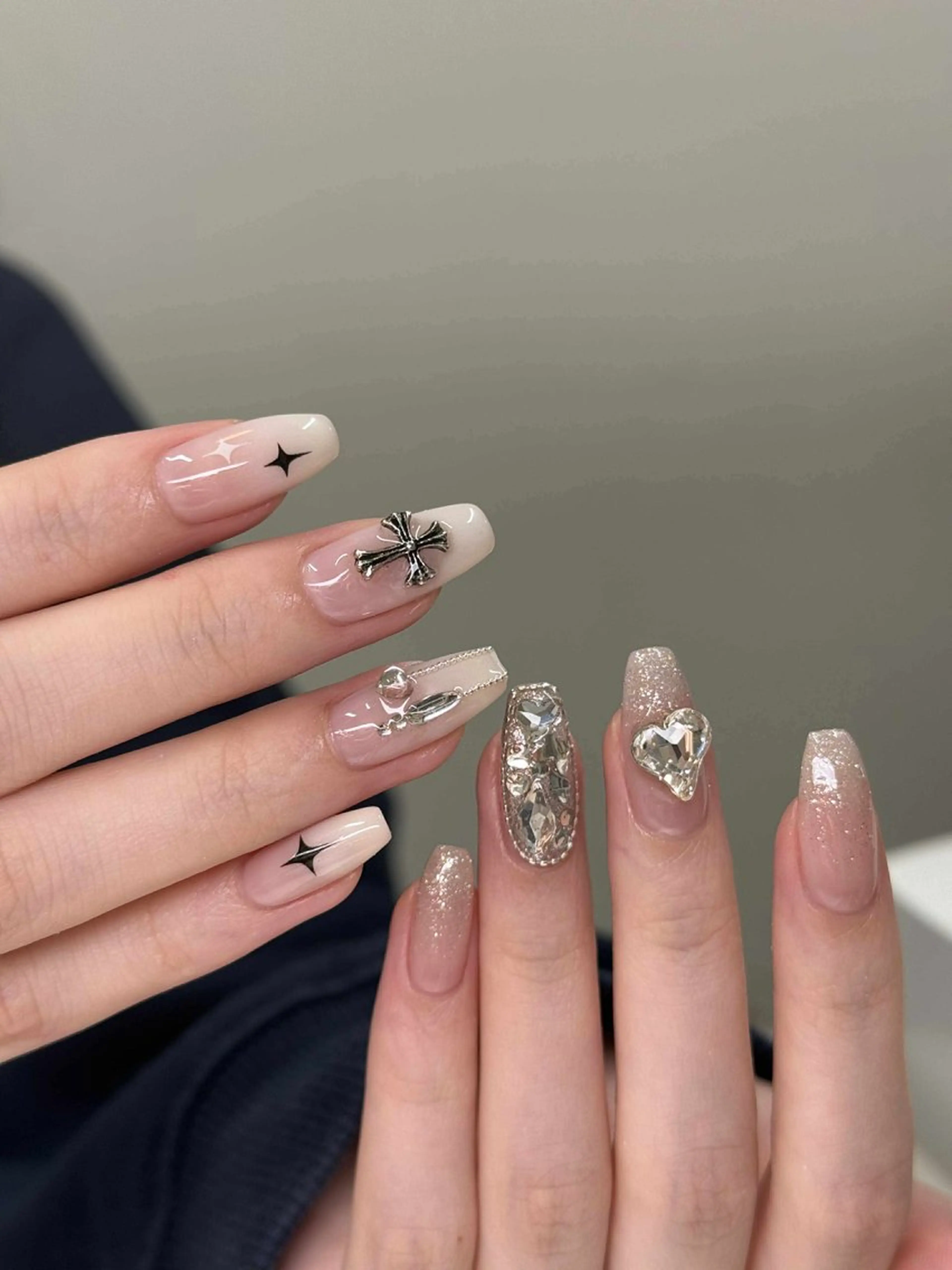 ネイル オーロラネイル ブルー チークネイル フットネイル フレンチネイル REI レイのネイルデザイン