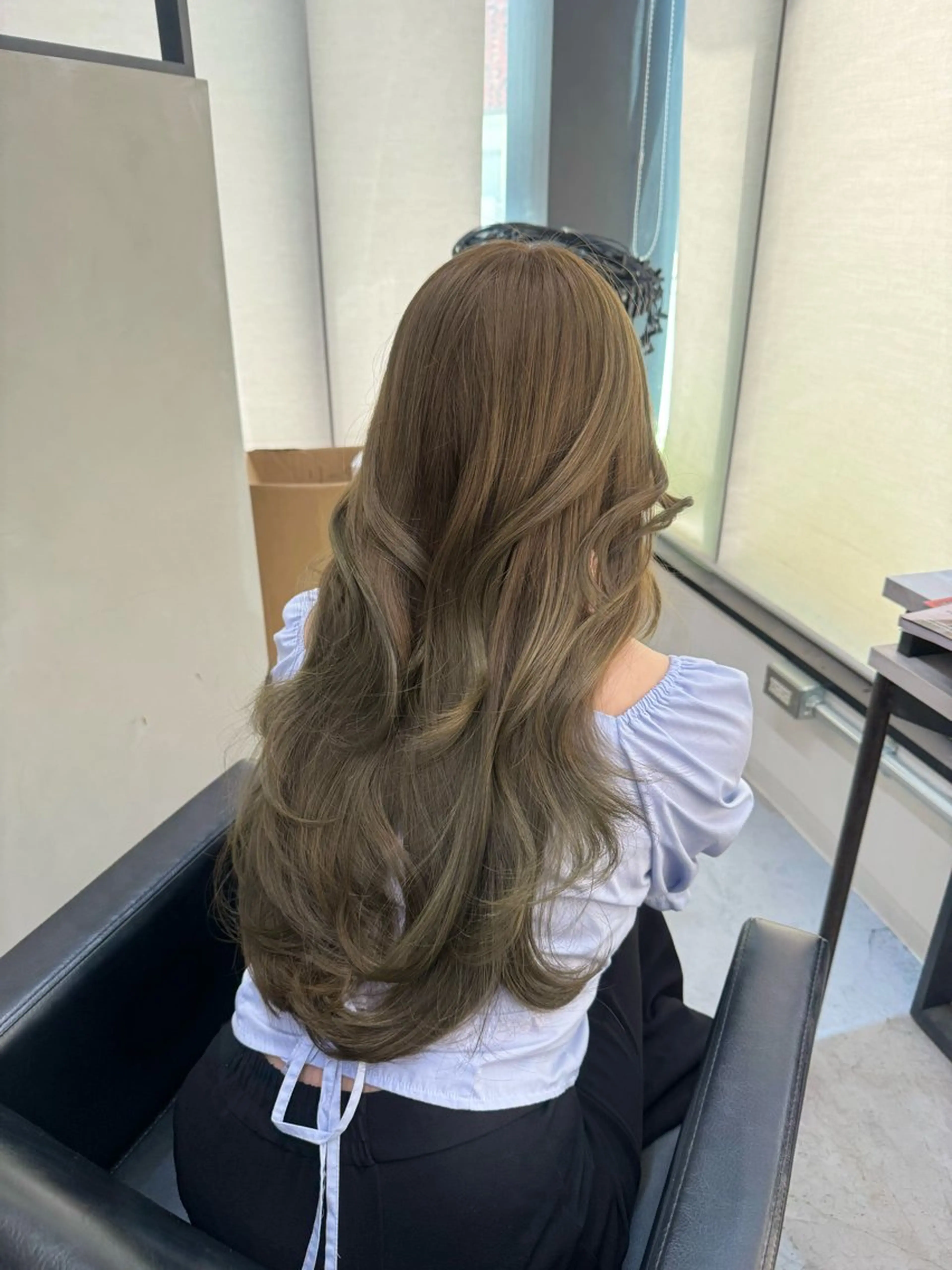 ロング カラー カット ヘアカラー 韓国ヘア🇰🇷 YUKINAのヘアスタイル