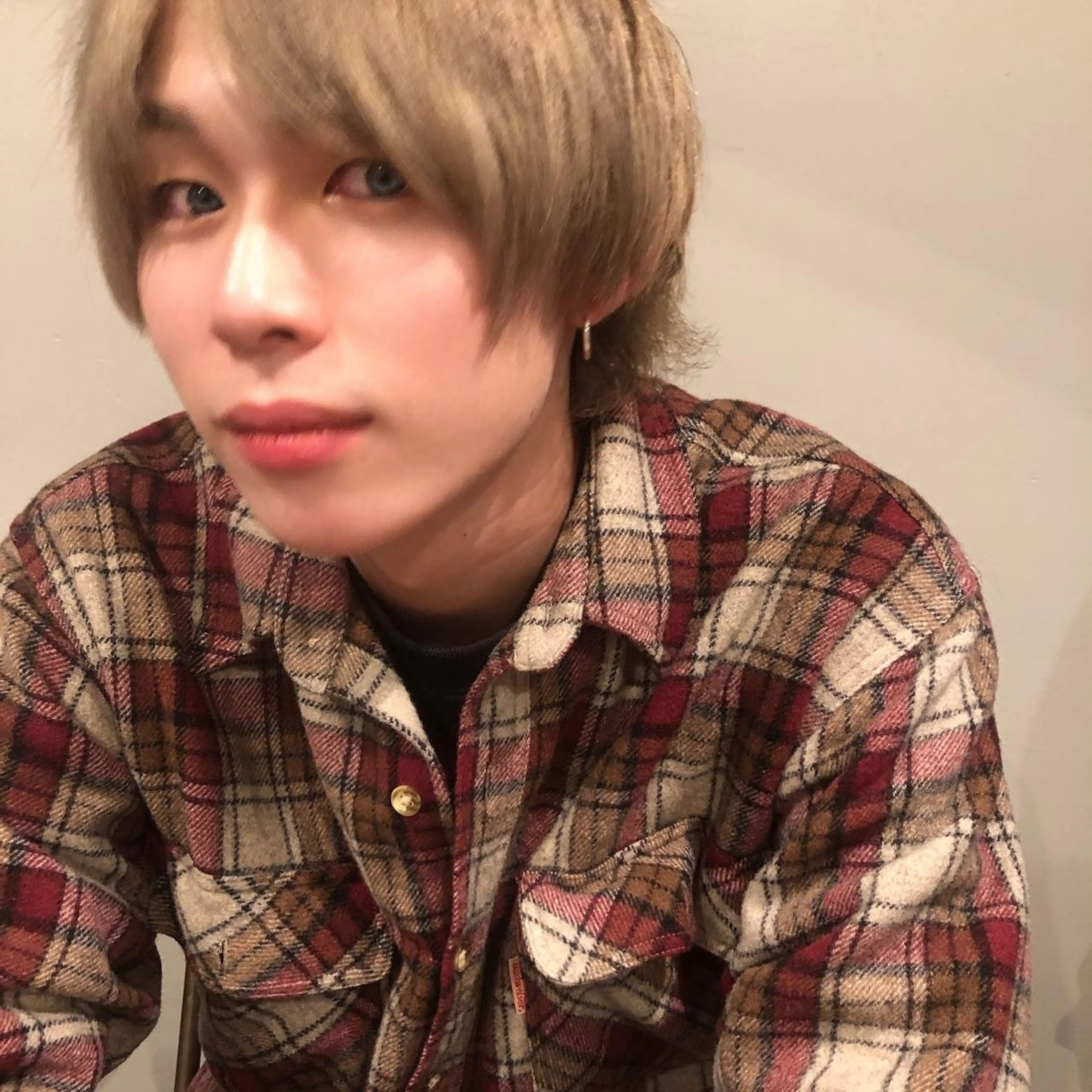 カラー メンズ ベージュカラー ミルクティーベージュ 艶透明感カラー/ ルーズパーマ/田中のヘアスタイル