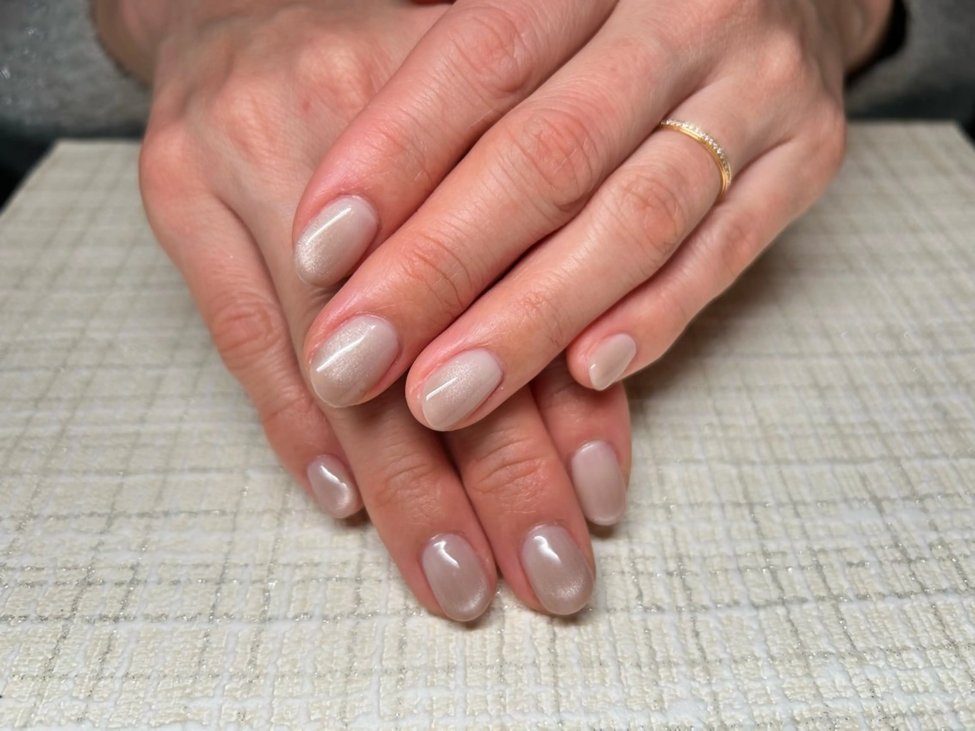 ネイル マグネットネイル ホワイト ハンドネイル Lisa’s Salonのネイルデザイン