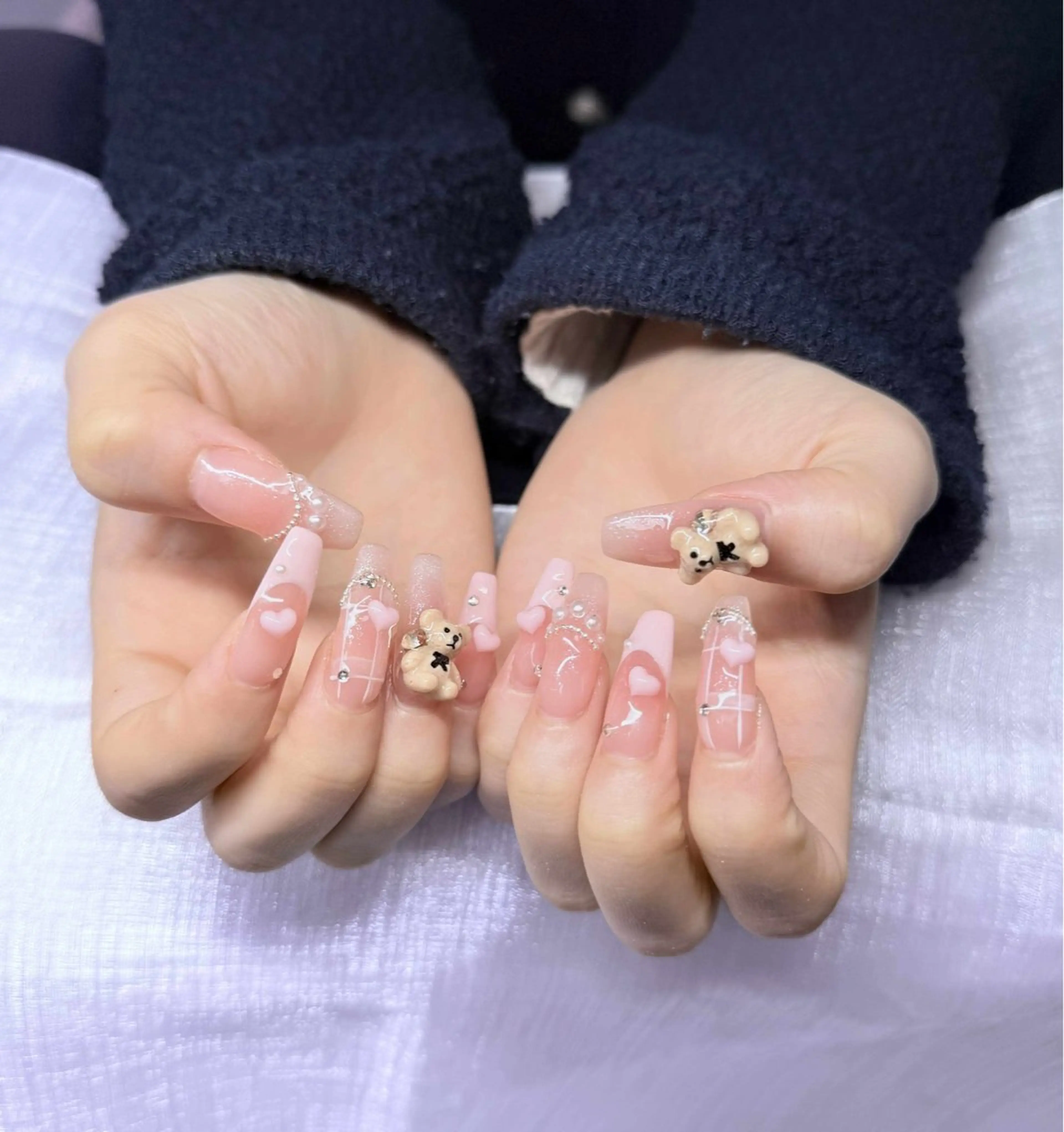 ネイル 長さ出し グラデーション 卒業式 キラキラネイル マグネットネイル ハンドネイル Lee Nailsのネイルデザイン