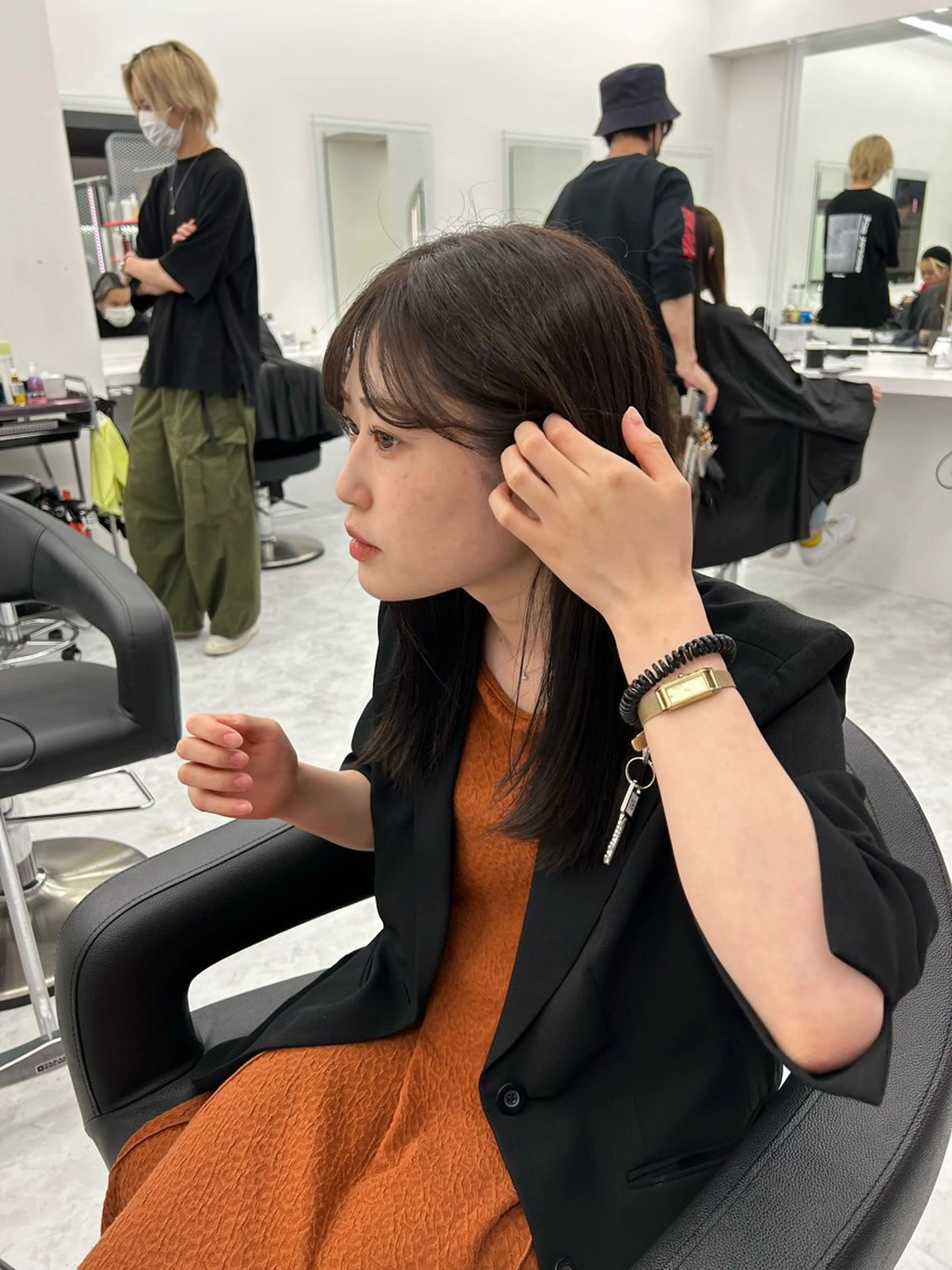 カラー ヘアカラー 透明感ベージュ🤎 ナチュラルレイヤーのヘアスタイル