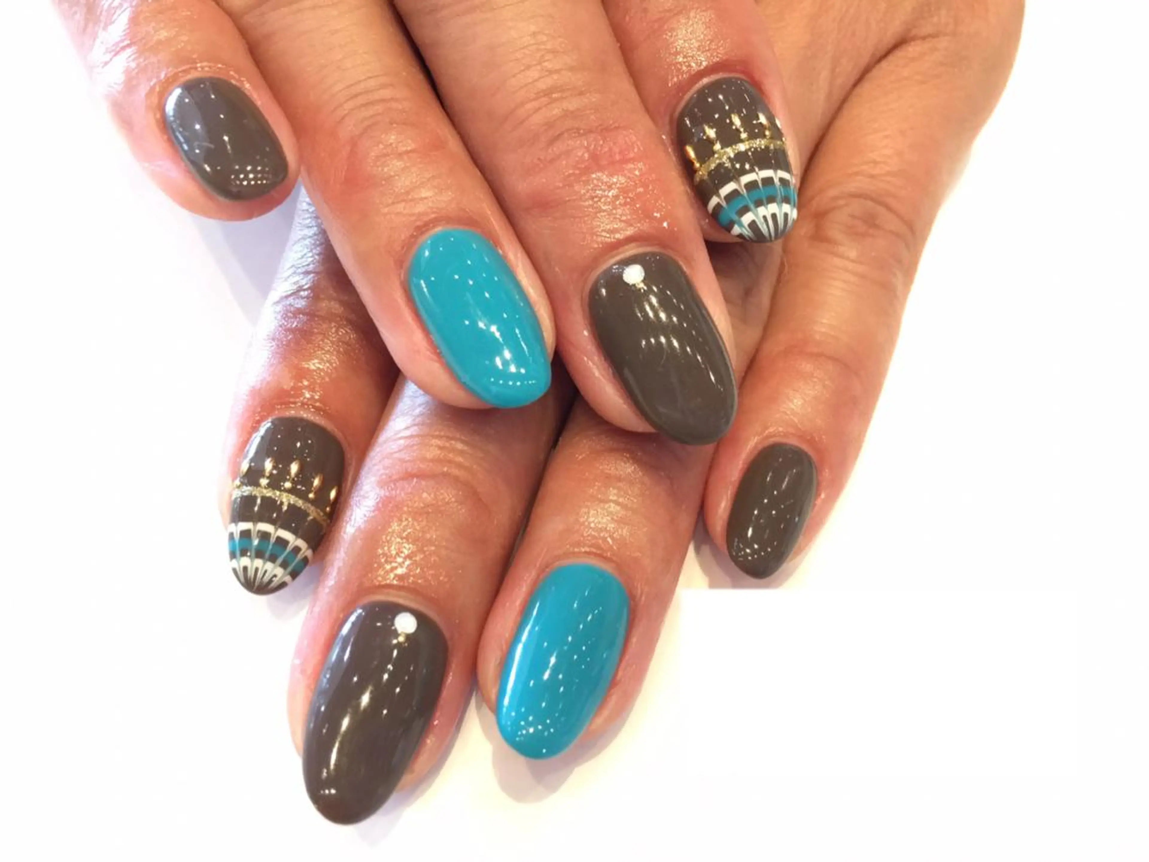 ネイル Li'leaNail AINAのネイルデザイン